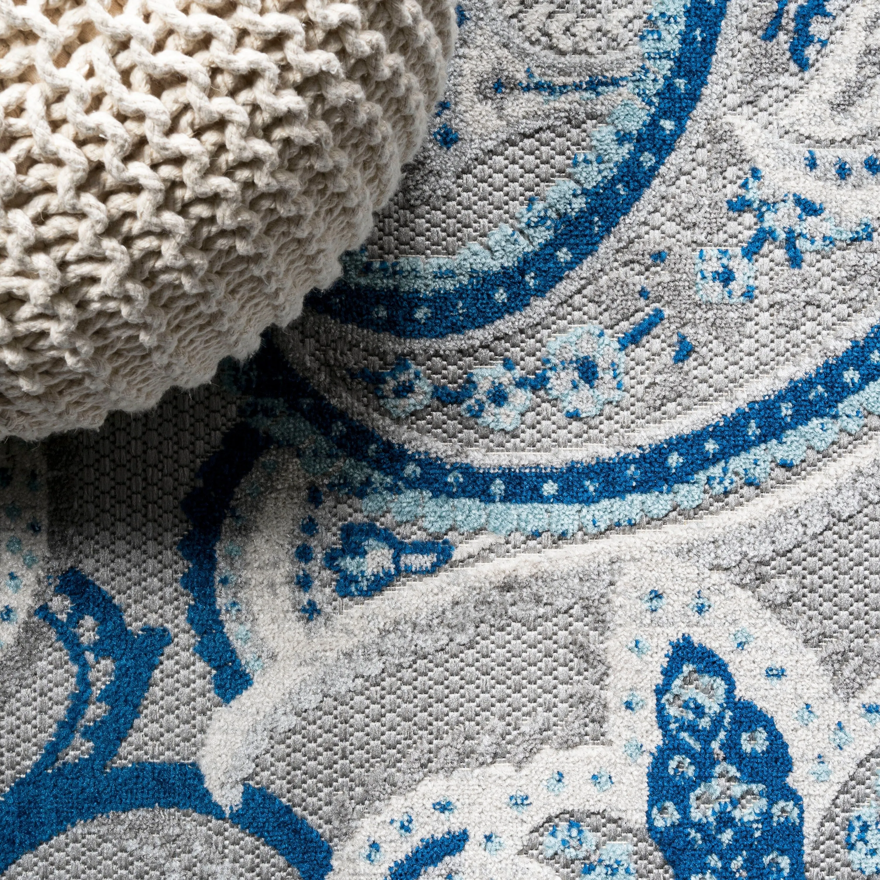 JONATHAN Y Lucena Paisley High-Low Indoor/Outdoor Area Rug