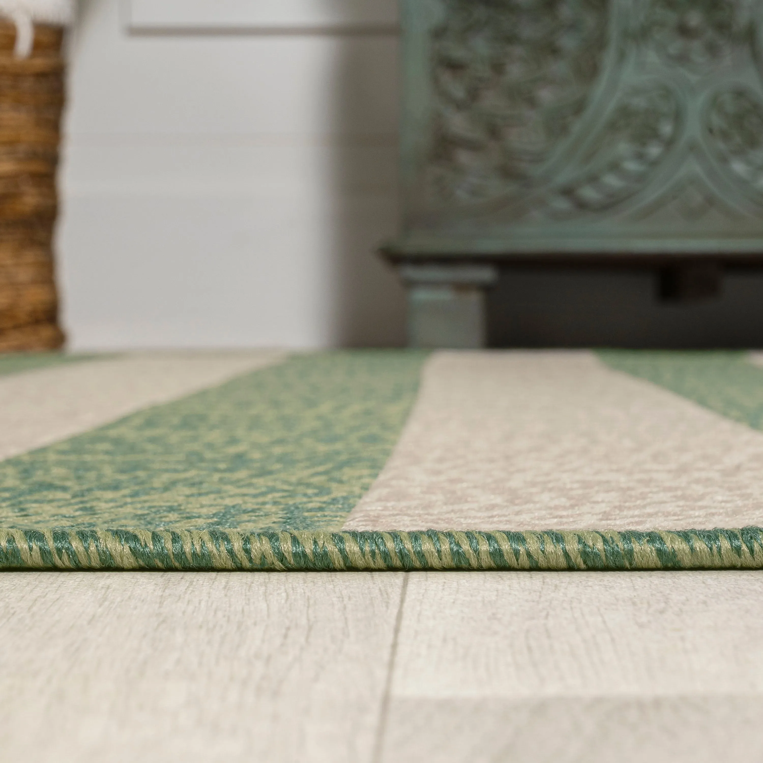 JONATHAN Y Vinales Two-Tone Wide Stripe Indoor/Outdoor Area Rug