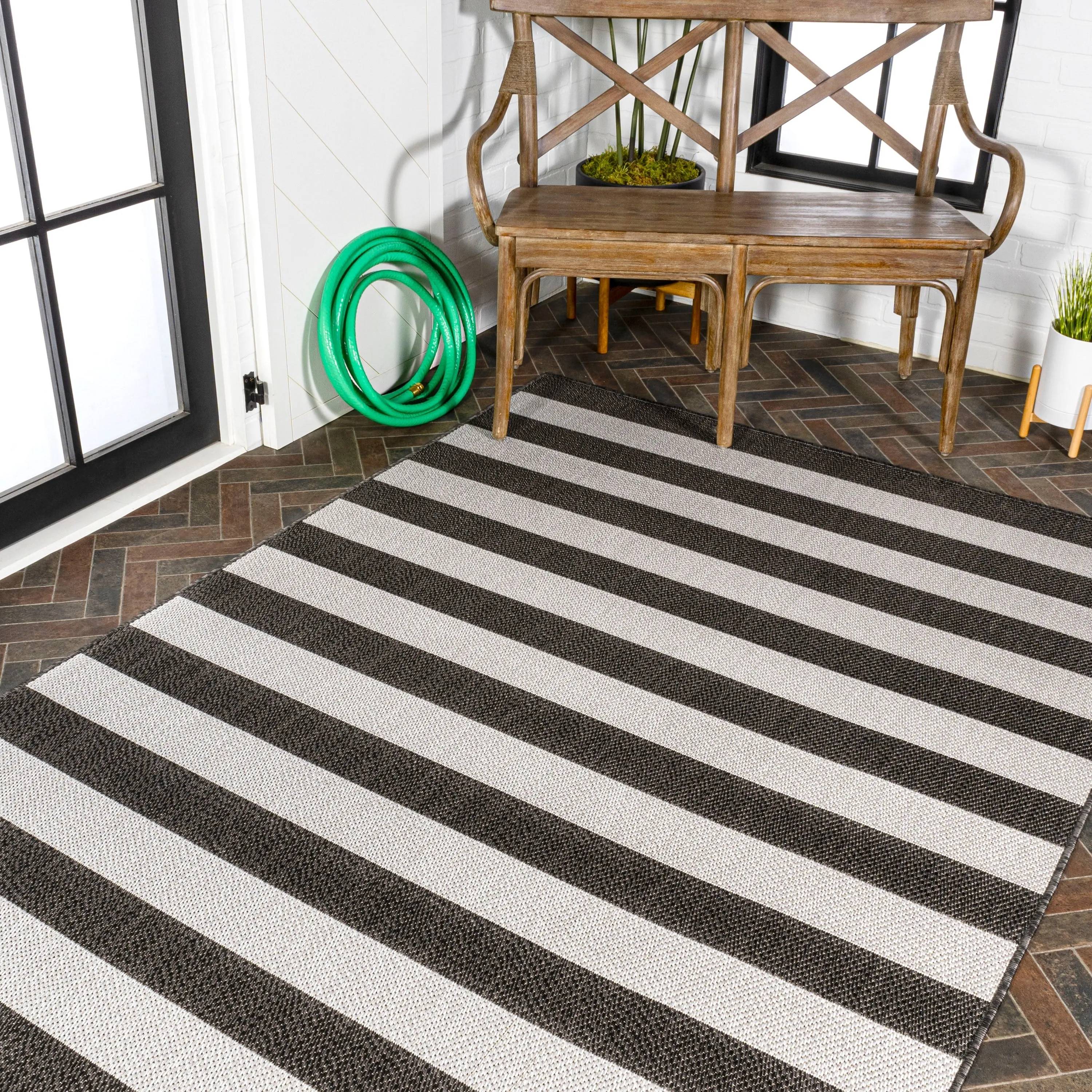 JONATHAN Y Vinales Two-Tone Wide Stripe Indoor/Outdoor Area Rug