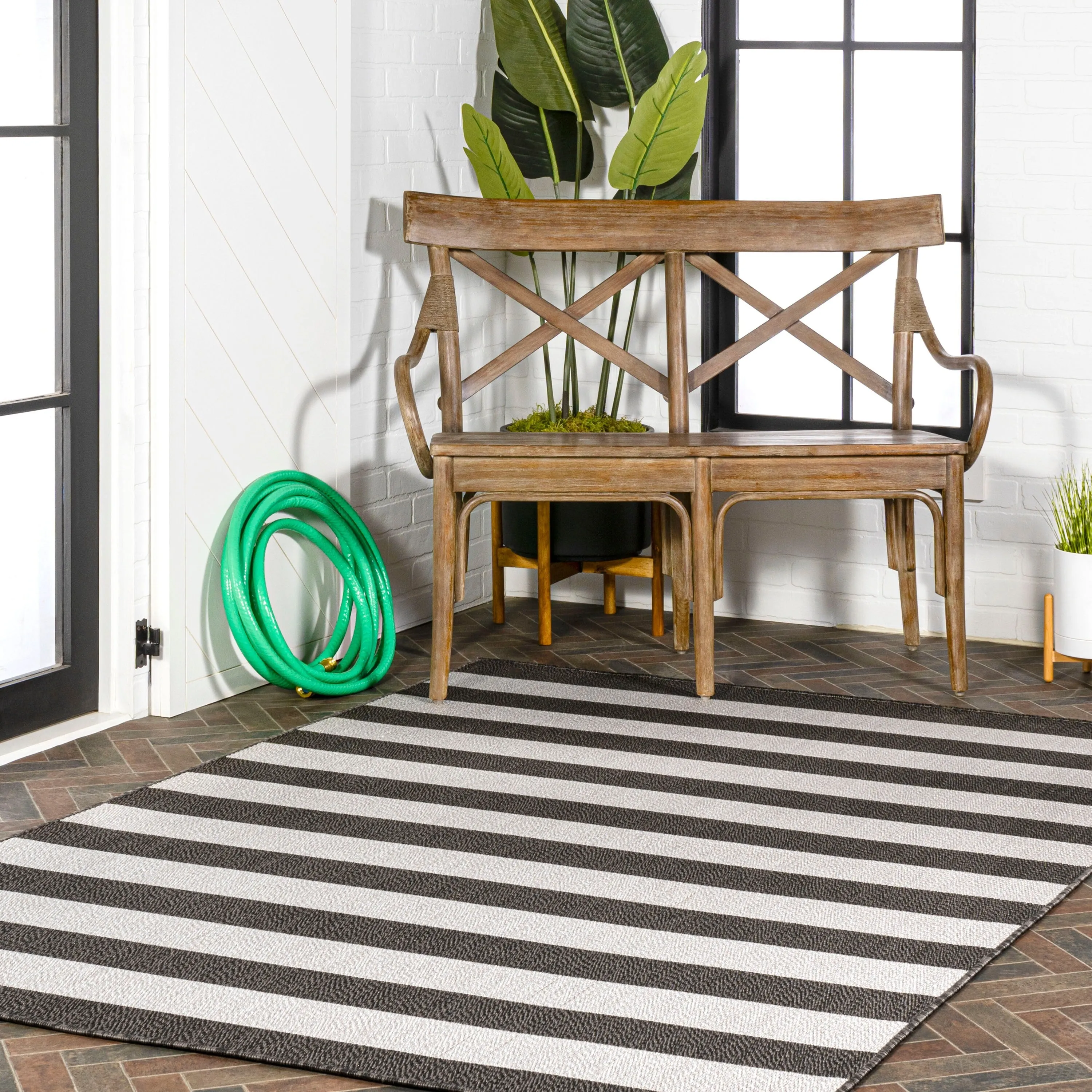 JONATHAN Y Vinales Two-Tone Wide Stripe Indoor/Outdoor Area Rug