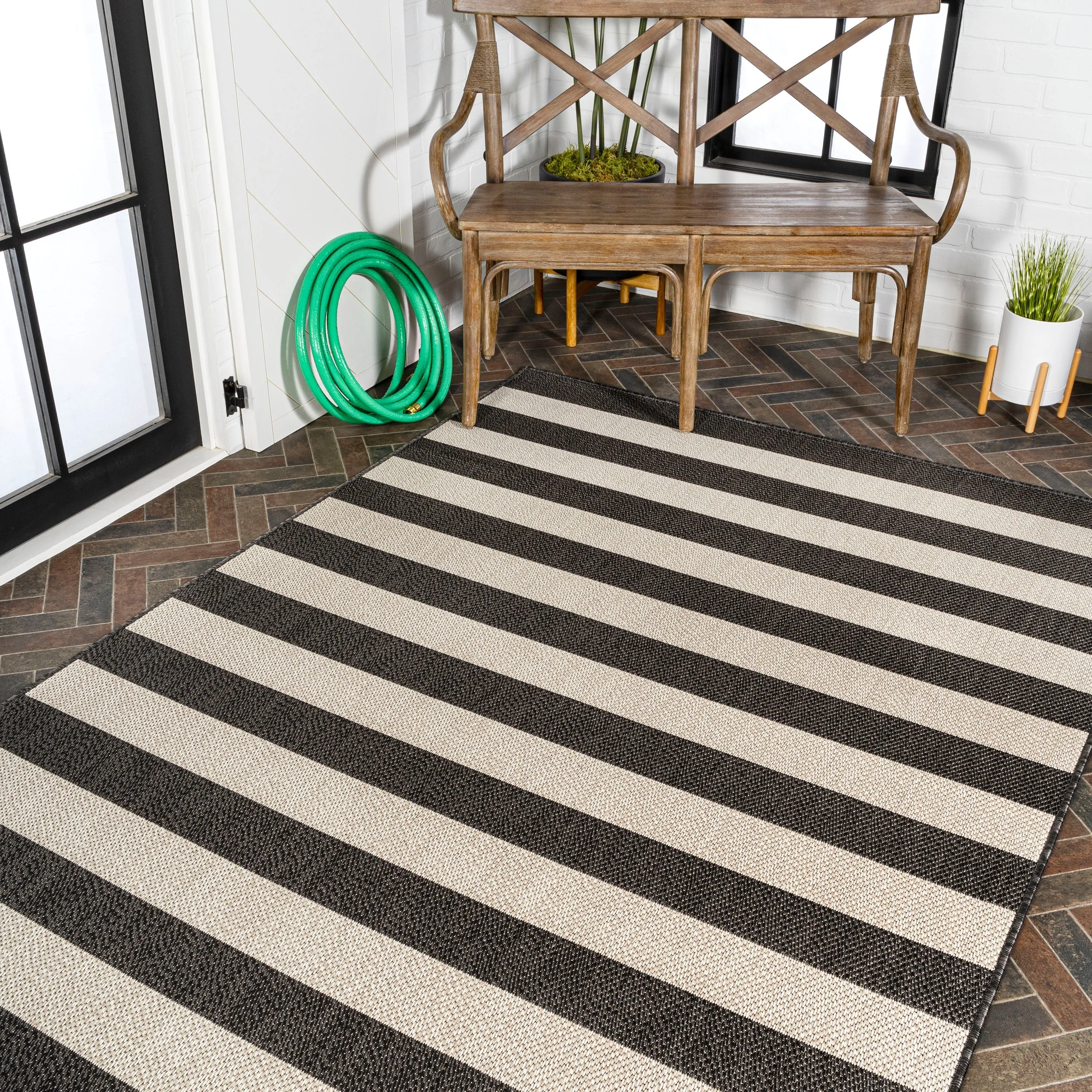 JONATHAN Y Vinales Two-Tone Wide Stripe Indoor/Outdoor Area Rug