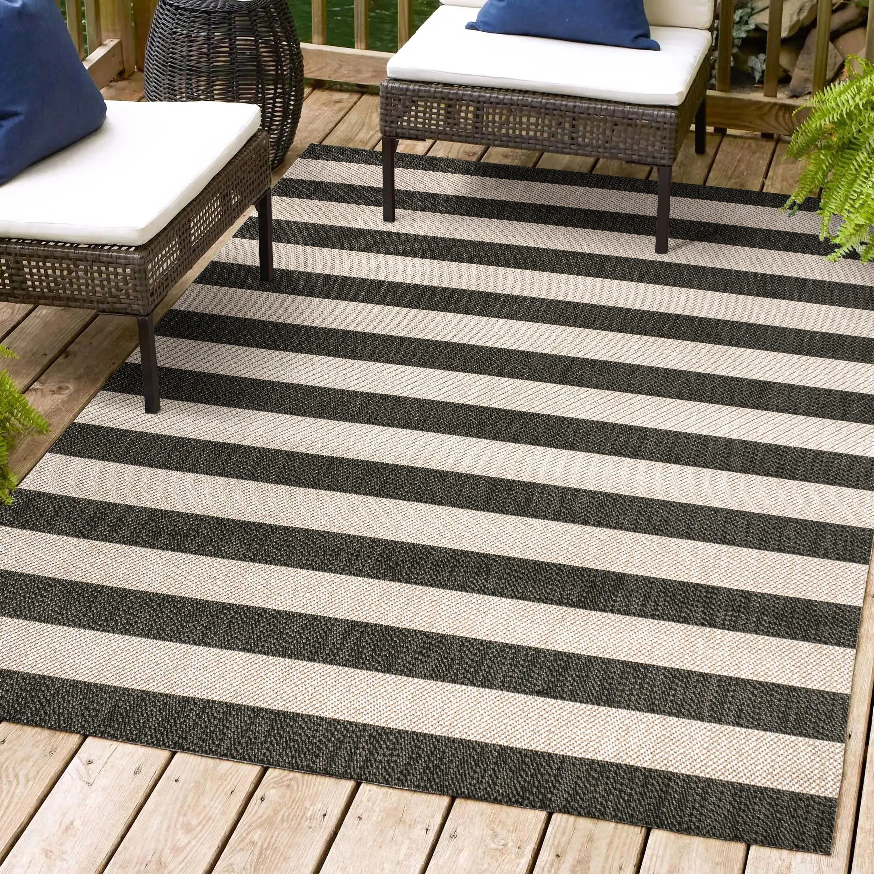 JONATHAN Y Vinales Two-Tone Wide Stripe Indoor/Outdoor Area Rug