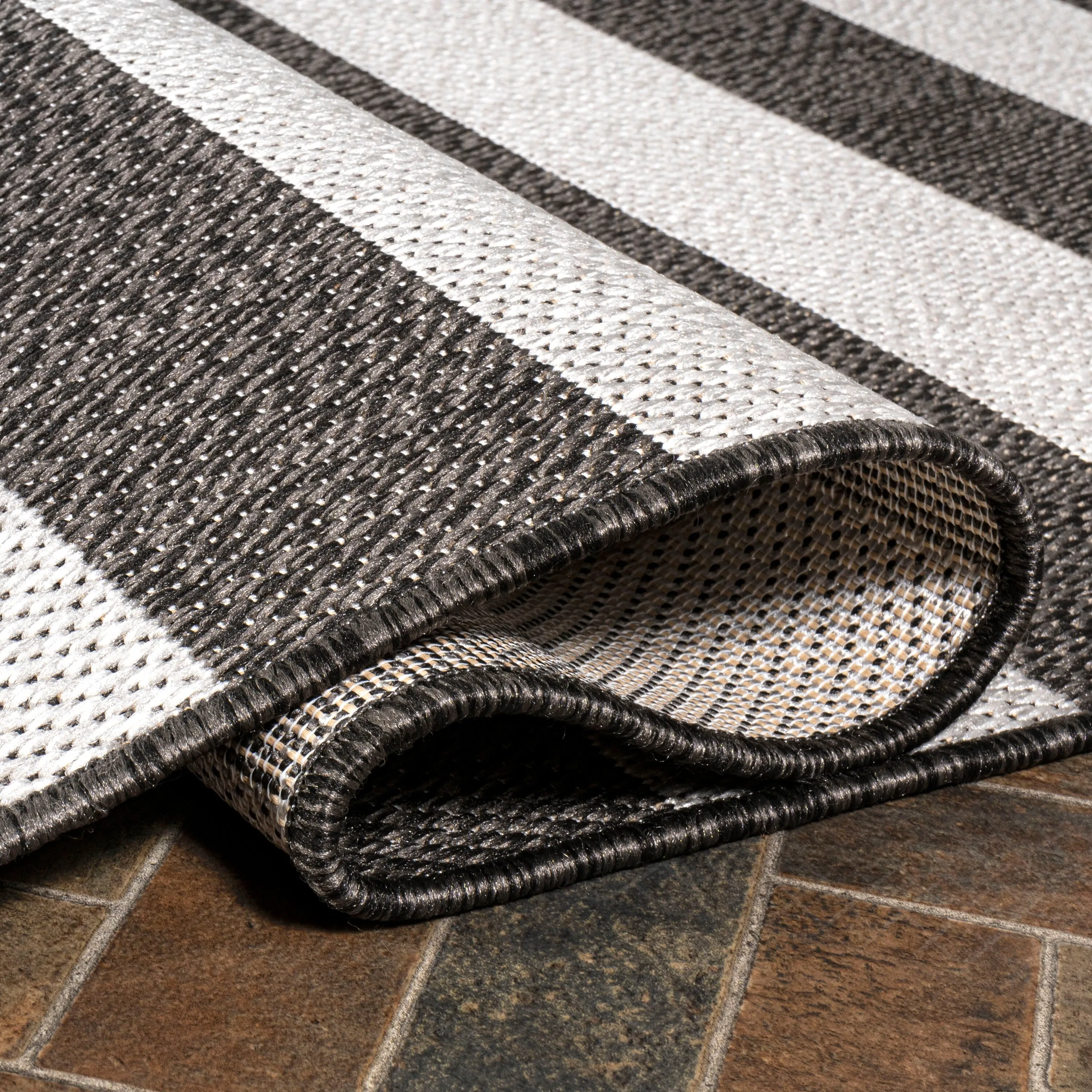 JONATHAN Y Vinales Two-Tone Wide Stripe Indoor/Outdoor Area Rug