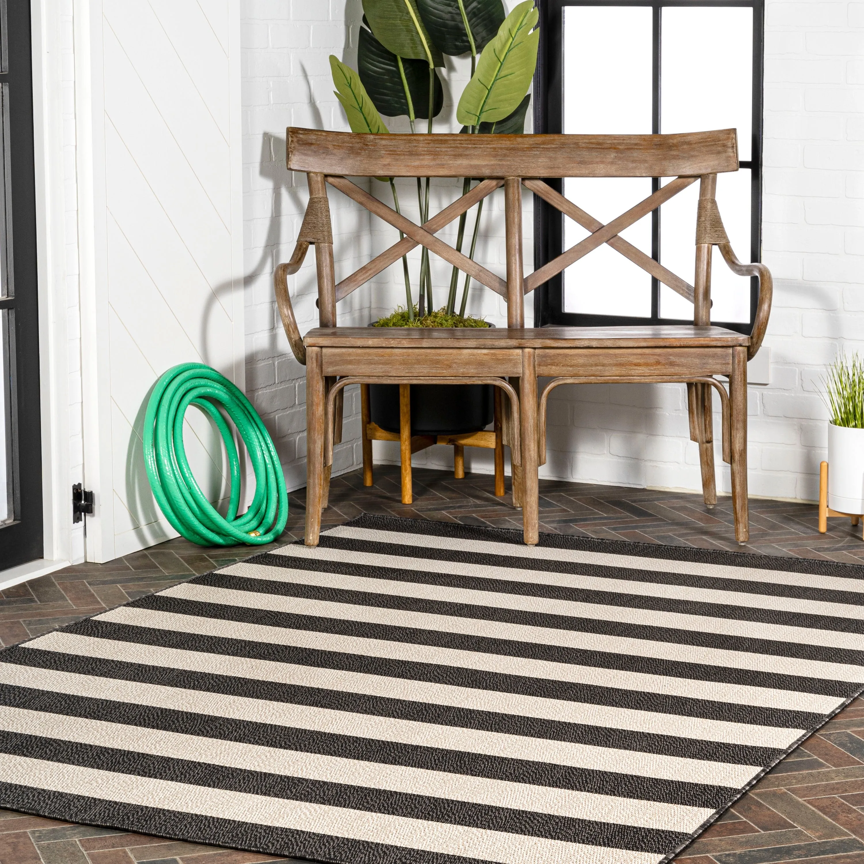 JONATHAN Y Vinales Two-Tone Wide Stripe Indoor/Outdoor Area Rug