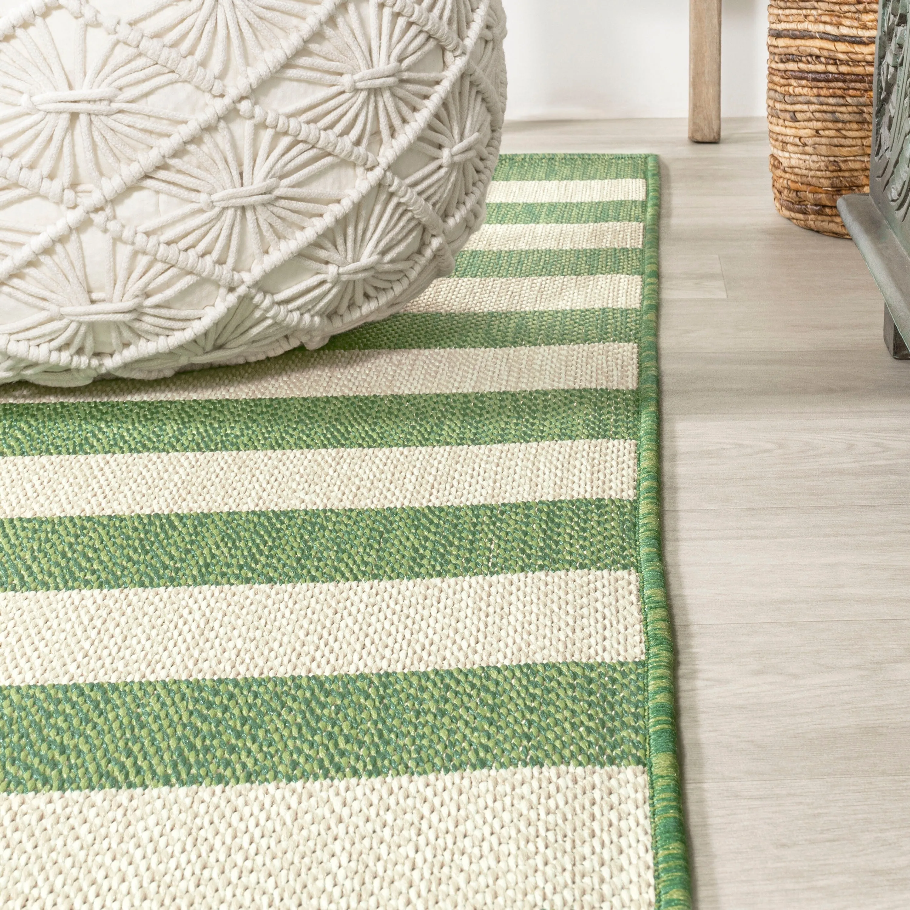 JONATHAN Y Vinales Two-Tone Wide Stripe Indoor/Outdoor Area Rug