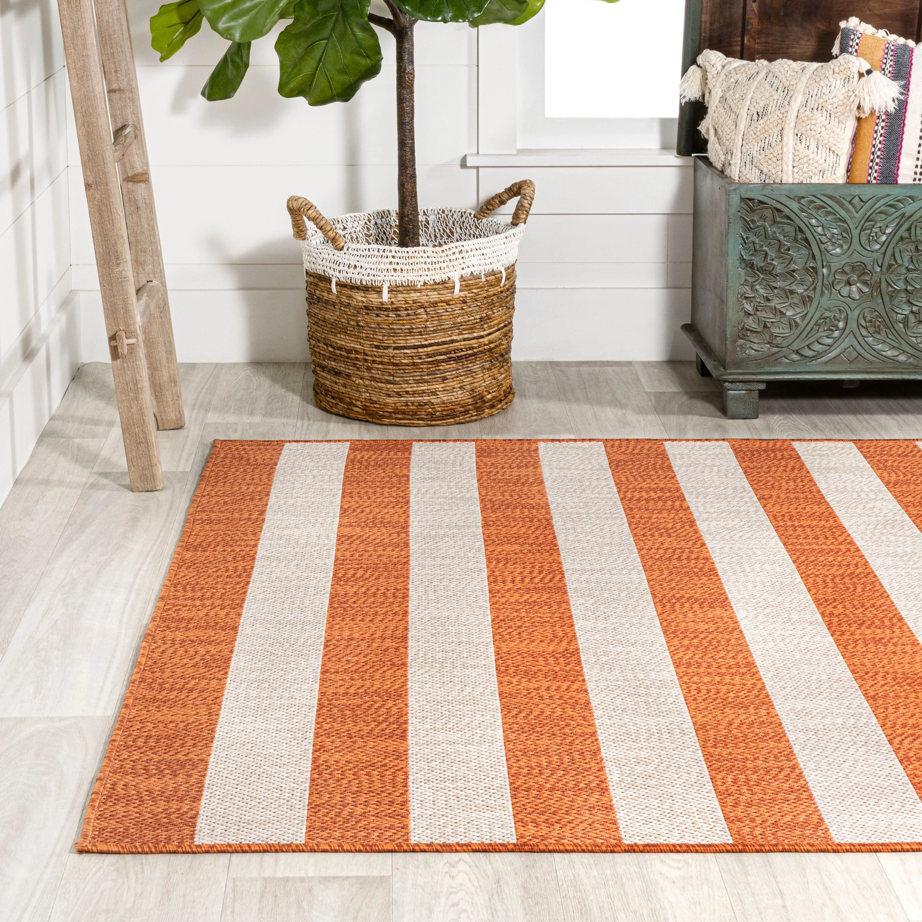 JONATHAN Y Vinales Two-Tone Wide Stripe Indoor/Outdoor Area Rug