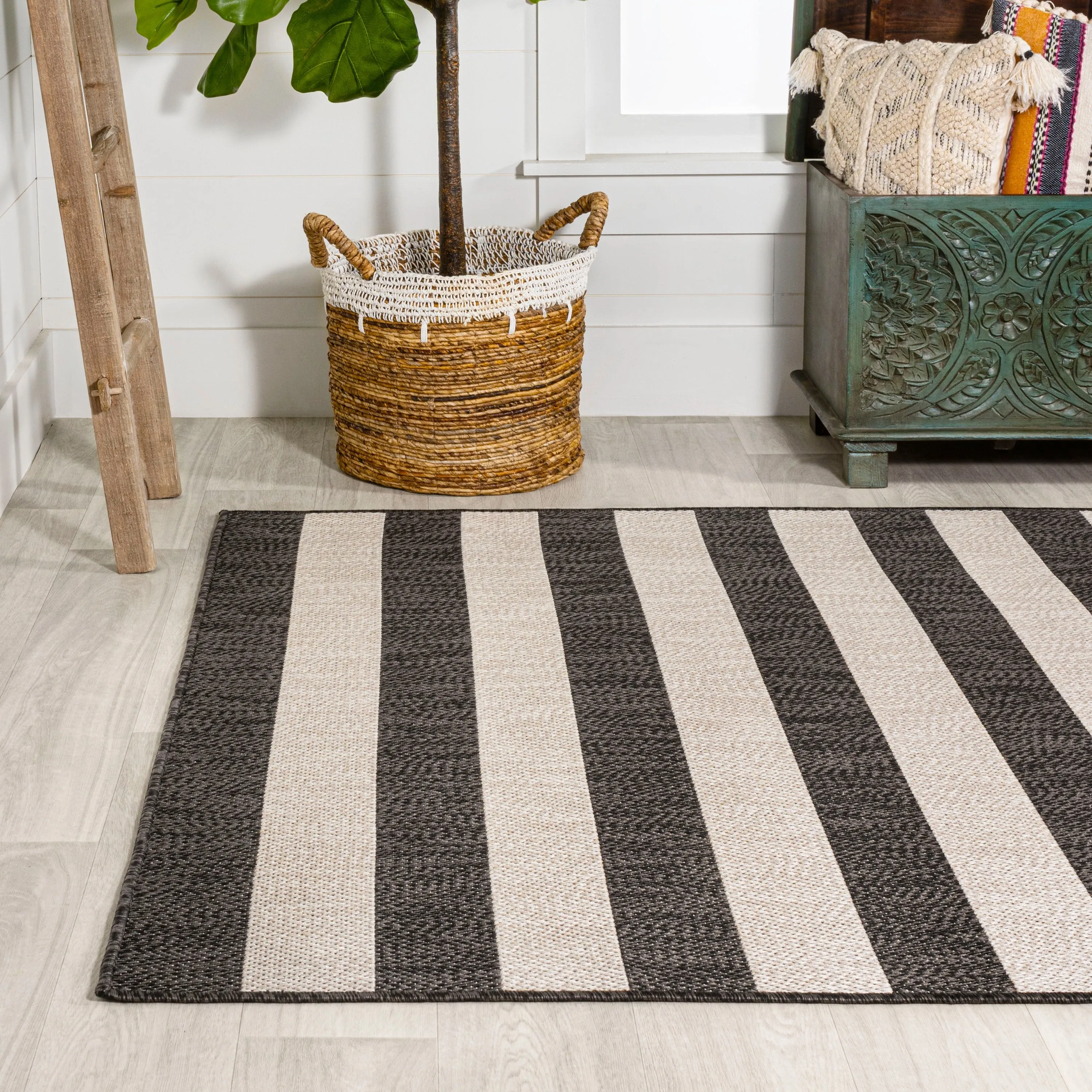 JONATHAN Y Vinales Two-Tone Wide Stripe Indoor/Outdoor Area Rug