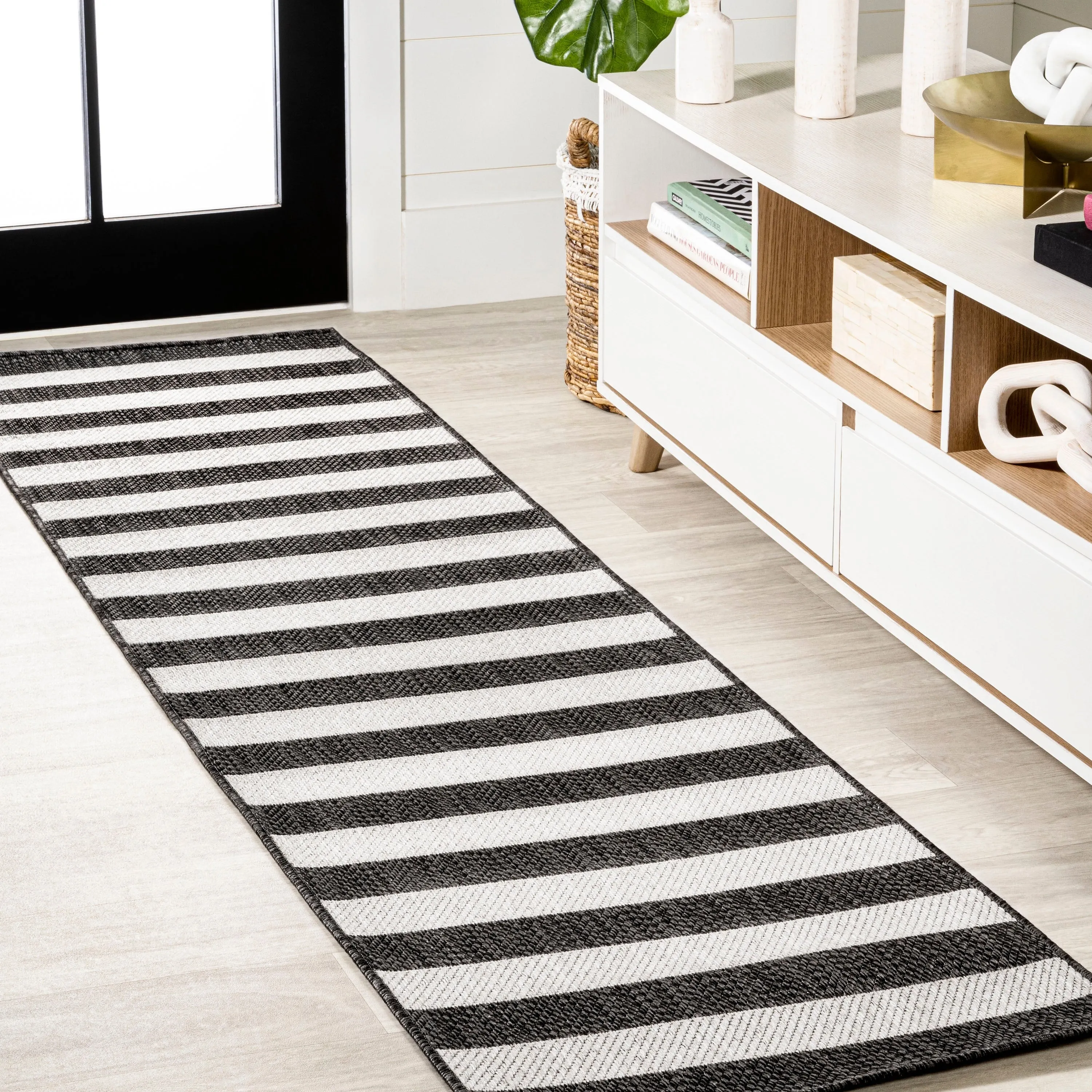 JONATHAN Y Vinales Two-Tone Wide Stripe Indoor/Outdoor Area Rug