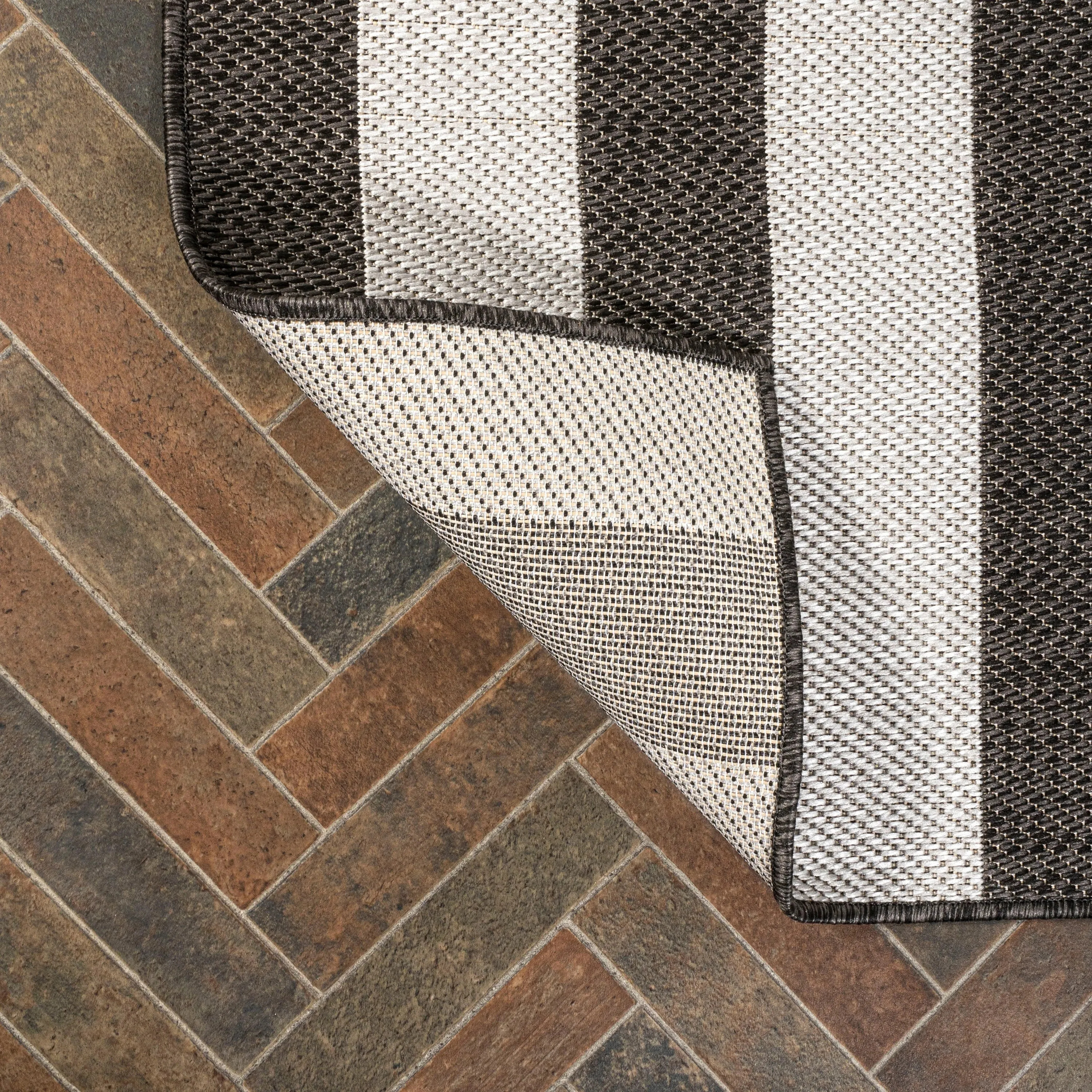 JONATHAN Y Vinales Two-Tone Wide Stripe Indoor/Outdoor Area Rug