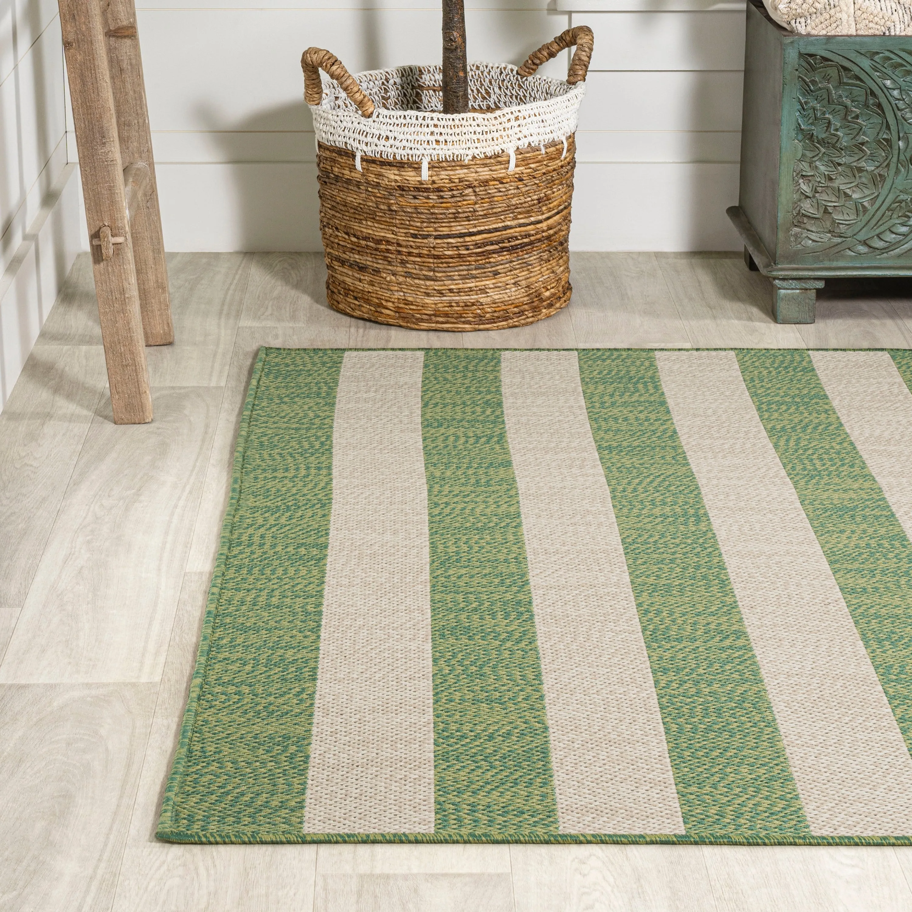 JONATHAN Y Vinales Two-Tone Wide Stripe Indoor/Outdoor Area Rug