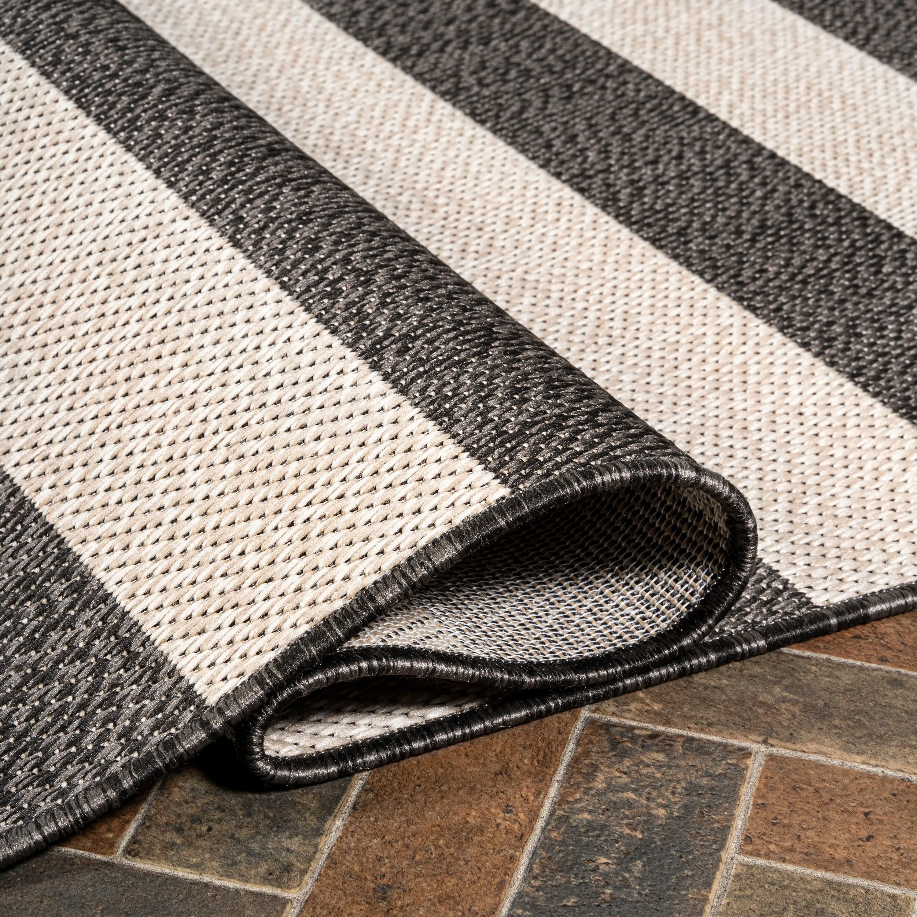 JONATHAN Y Vinales Two-Tone Wide Stripe Indoor/Outdoor Area Rug
