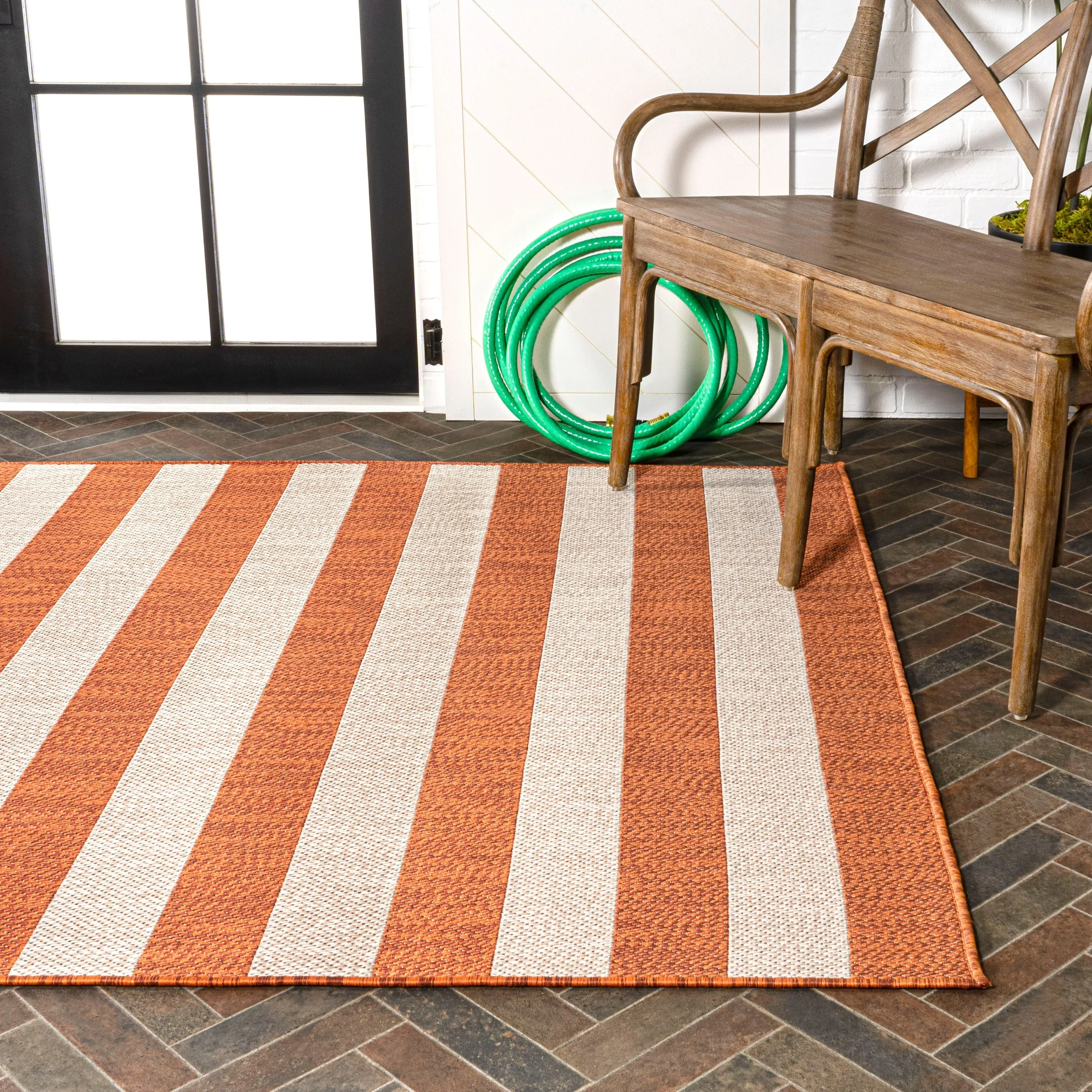 JONATHAN Y Vinales Two-Tone Wide Stripe Indoor/Outdoor Area Rug