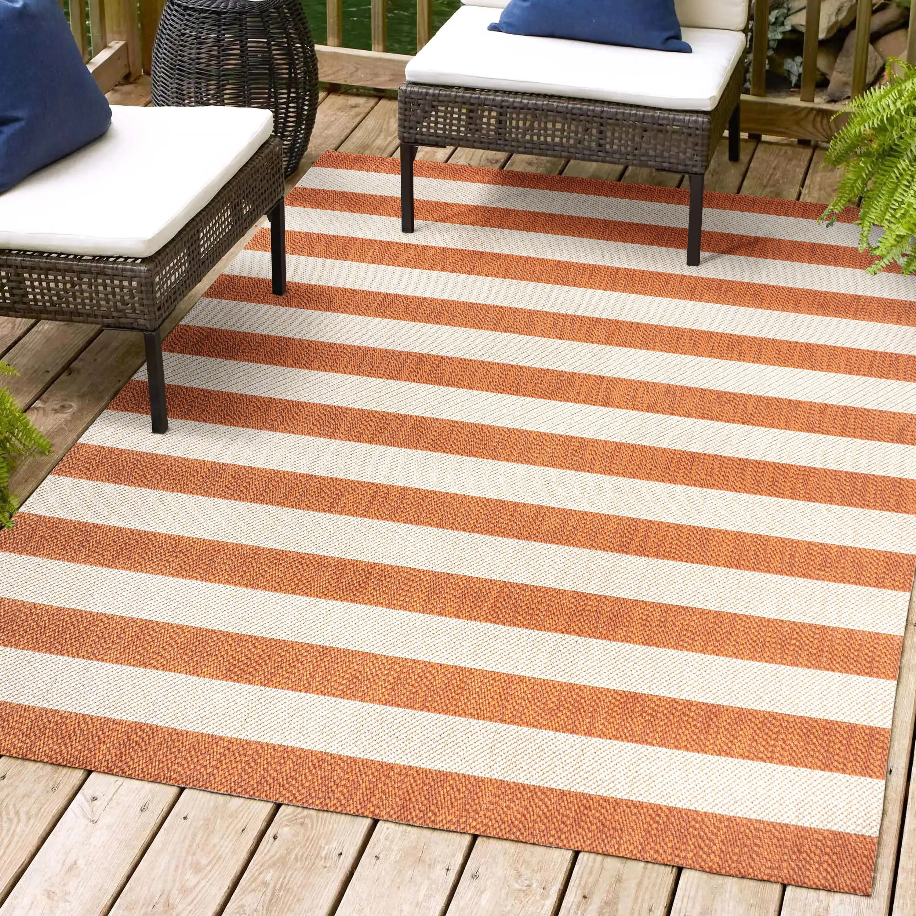 JONATHAN Y Vinales Two-Tone Wide Stripe Indoor/Outdoor Area Rug