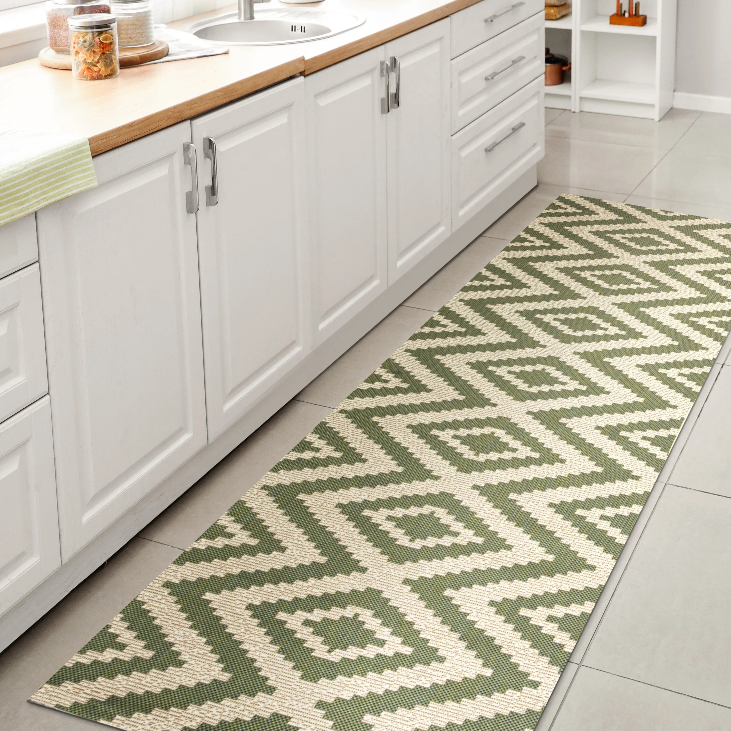 JONATHAN Y Vine Diamond Tribal Indoor/Outdoor Area Rug