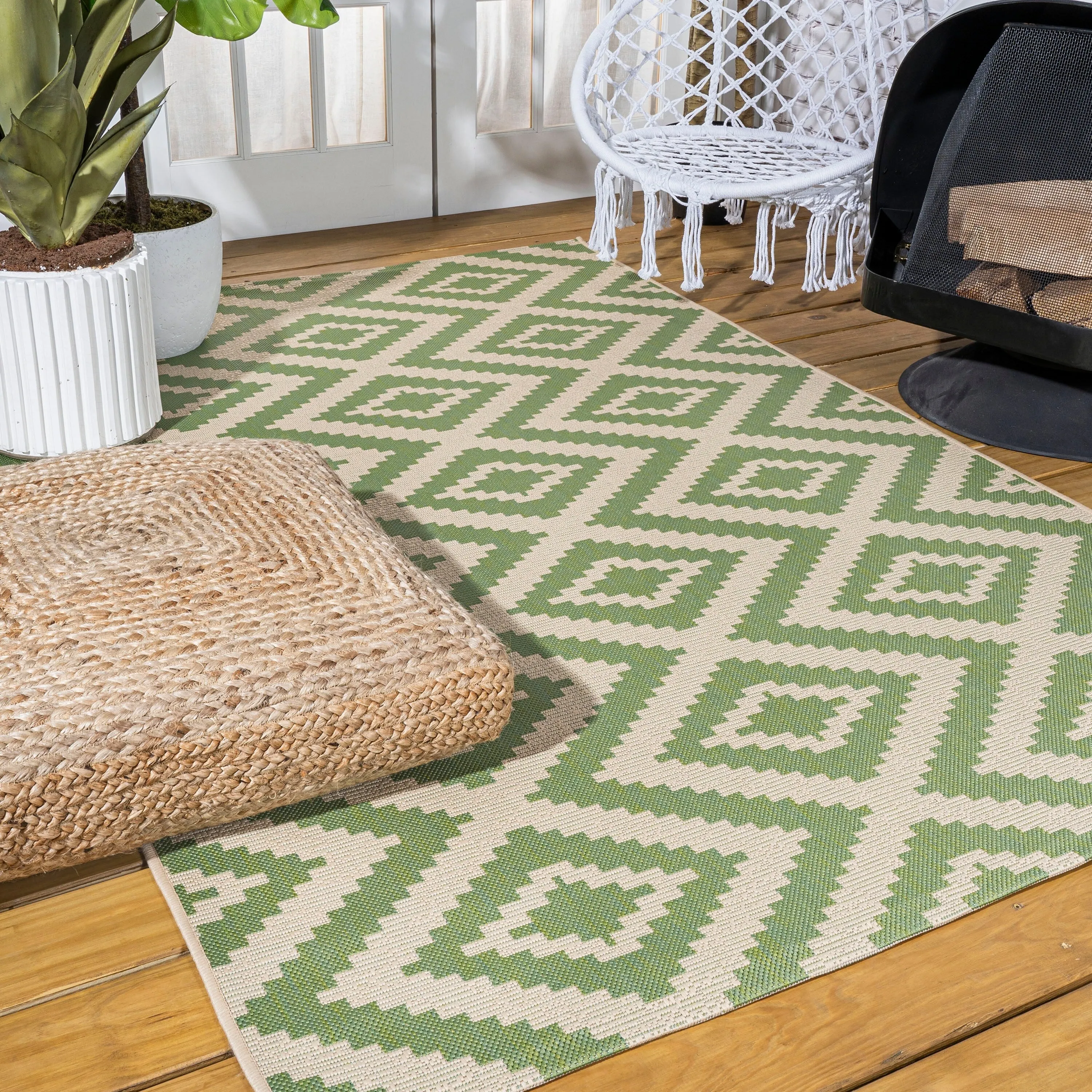 JONATHAN Y Vine Diamond Tribal Indoor/Outdoor Area Rug