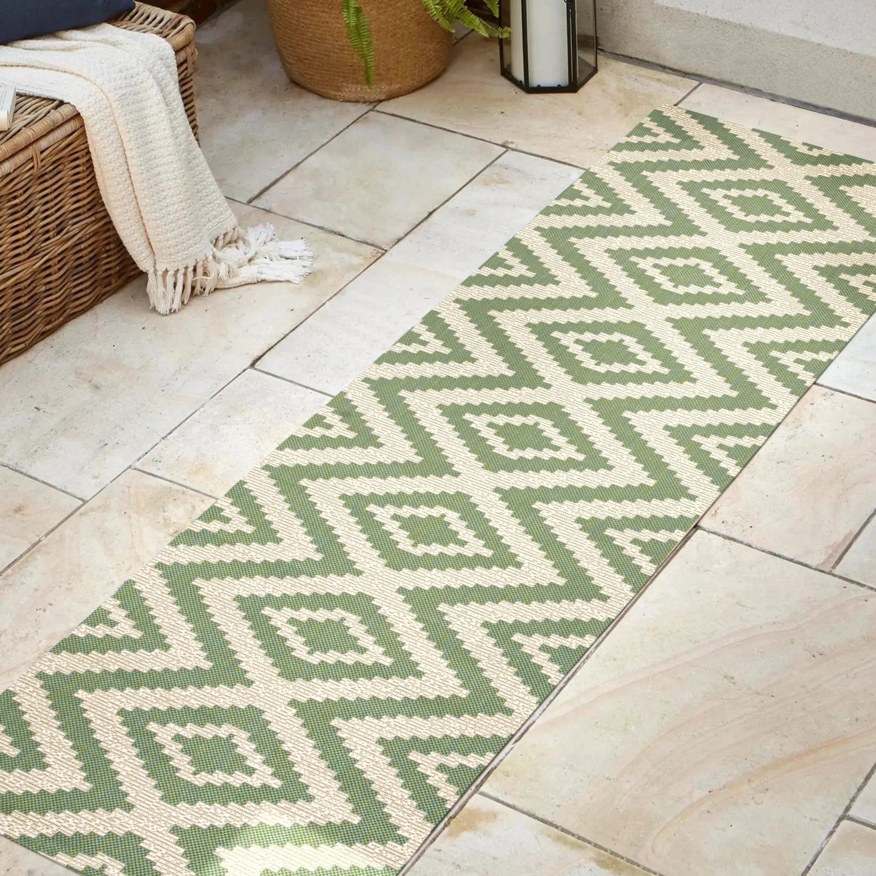 JONATHAN Y Vine Diamond Tribal Indoor/Outdoor Area Rug