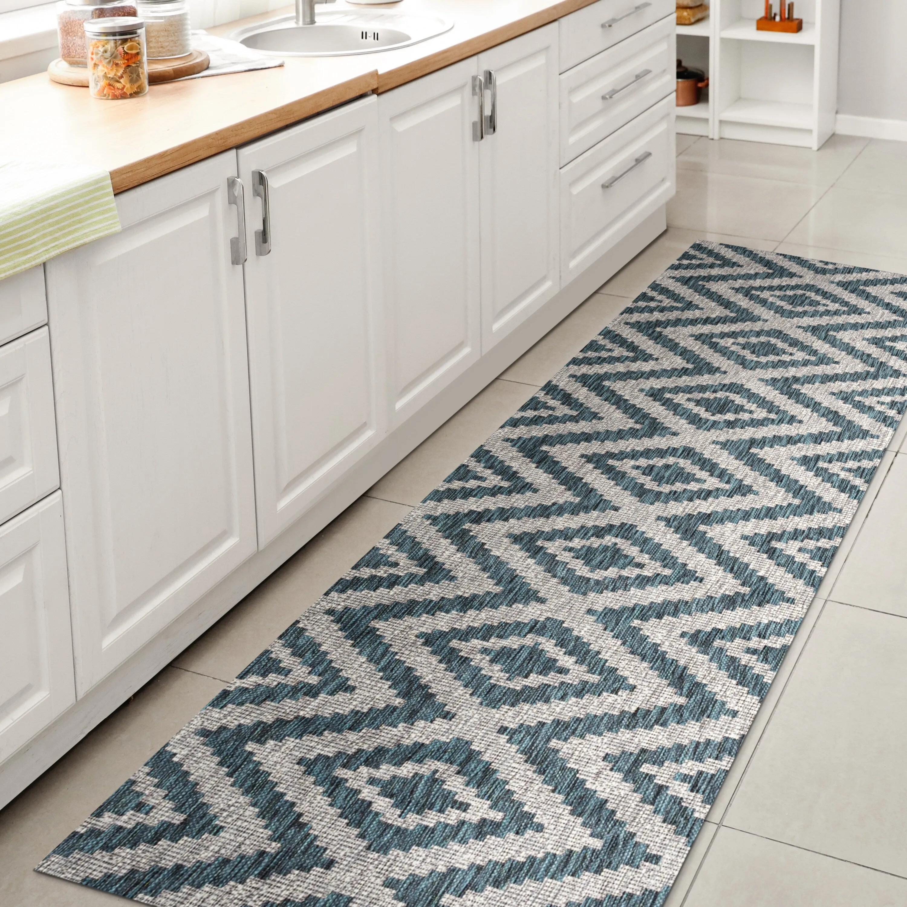 JONATHAN Y Vine Diamond Tribal Indoor/Outdoor Area Rug