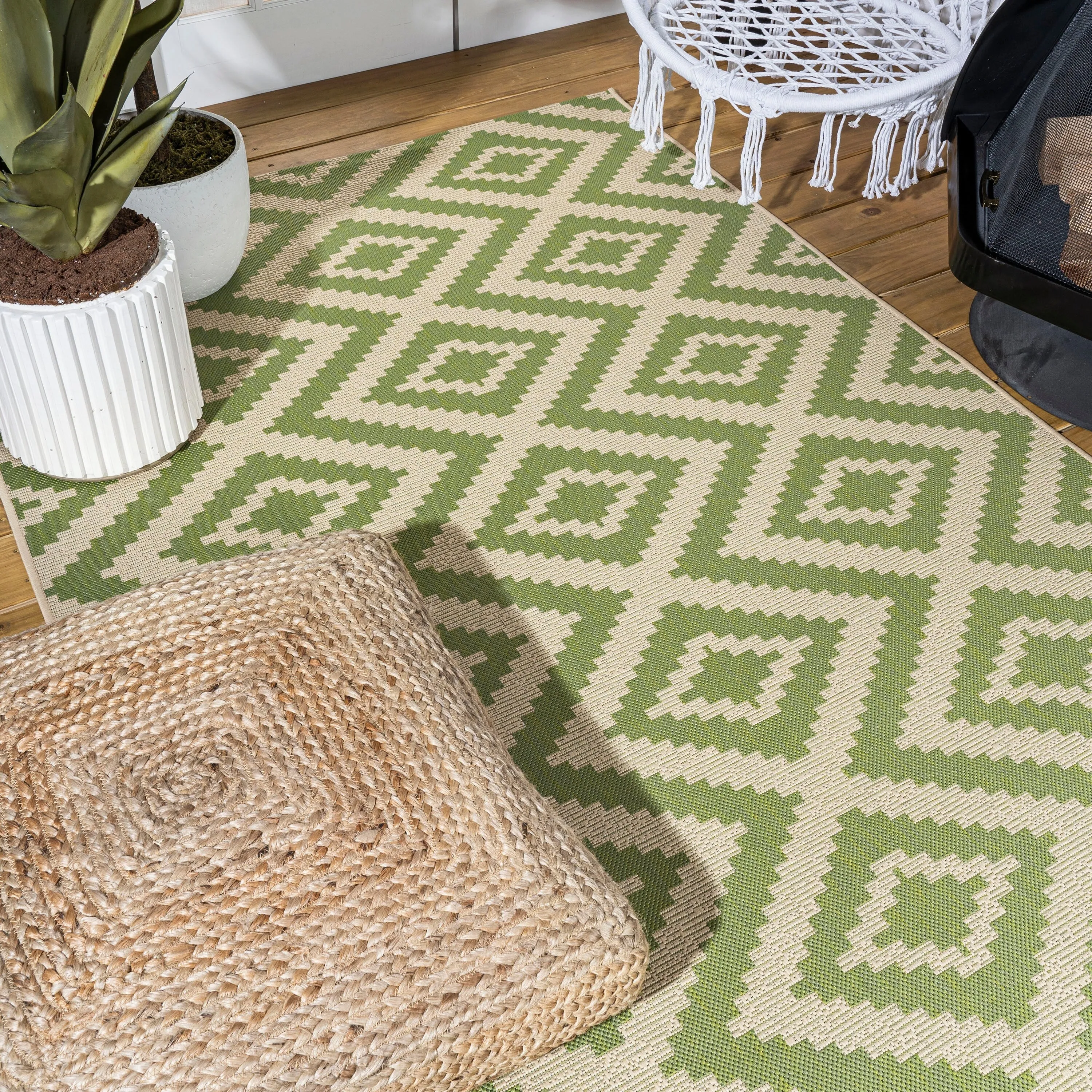 JONATHAN Y Vine Diamond Tribal Indoor/Outdoor Area Rug