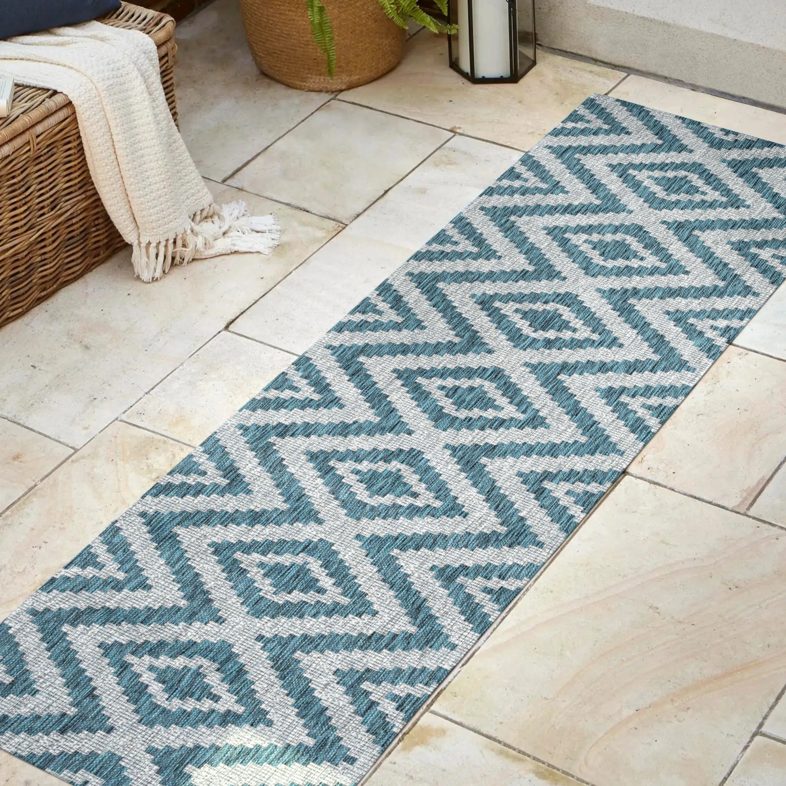JONATHAN Y Vine Diamond Tribal Indoor/Outdoor Area Rug