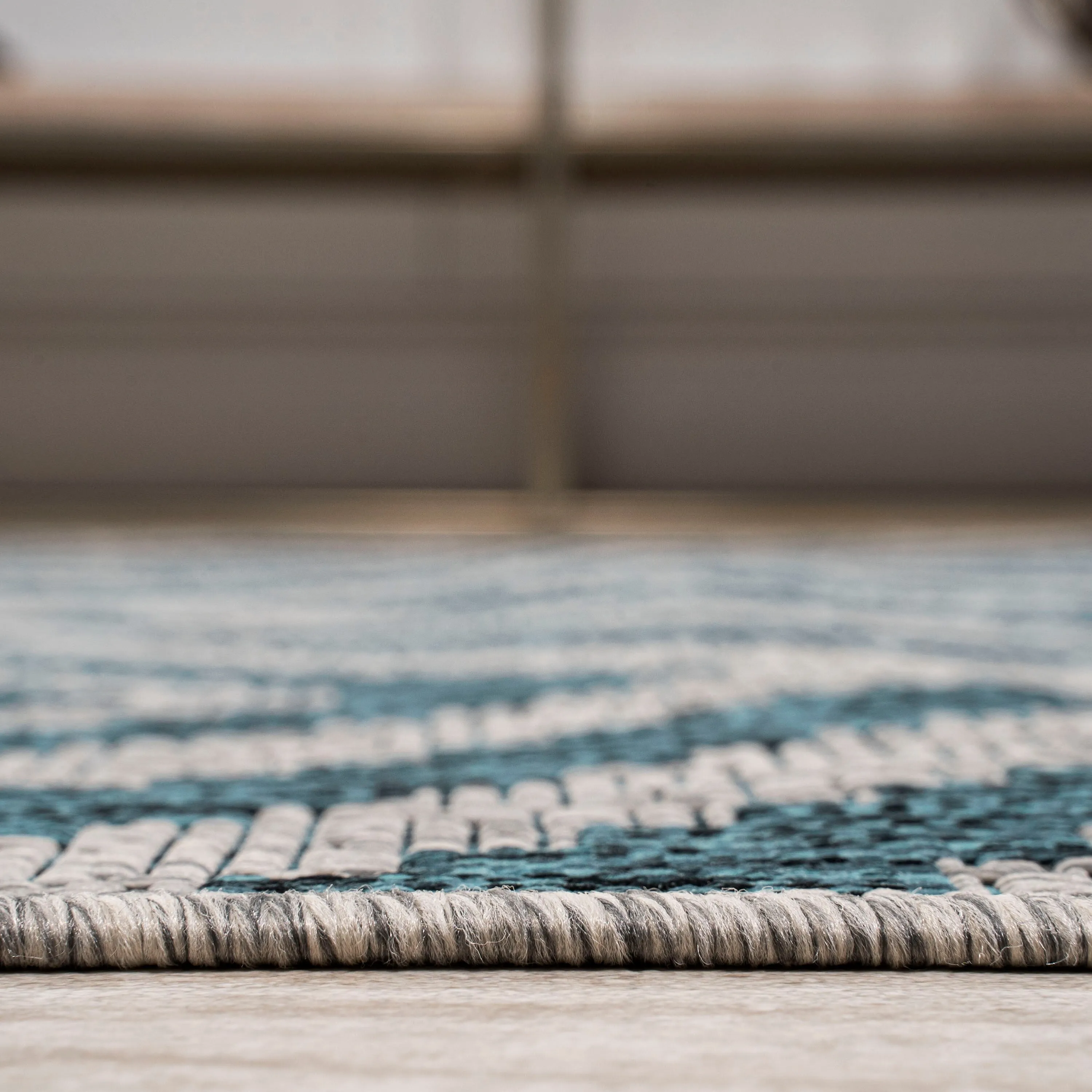 JONATHAN Y Vine Diamond Tribal Indoor/Outdoor Area Rug