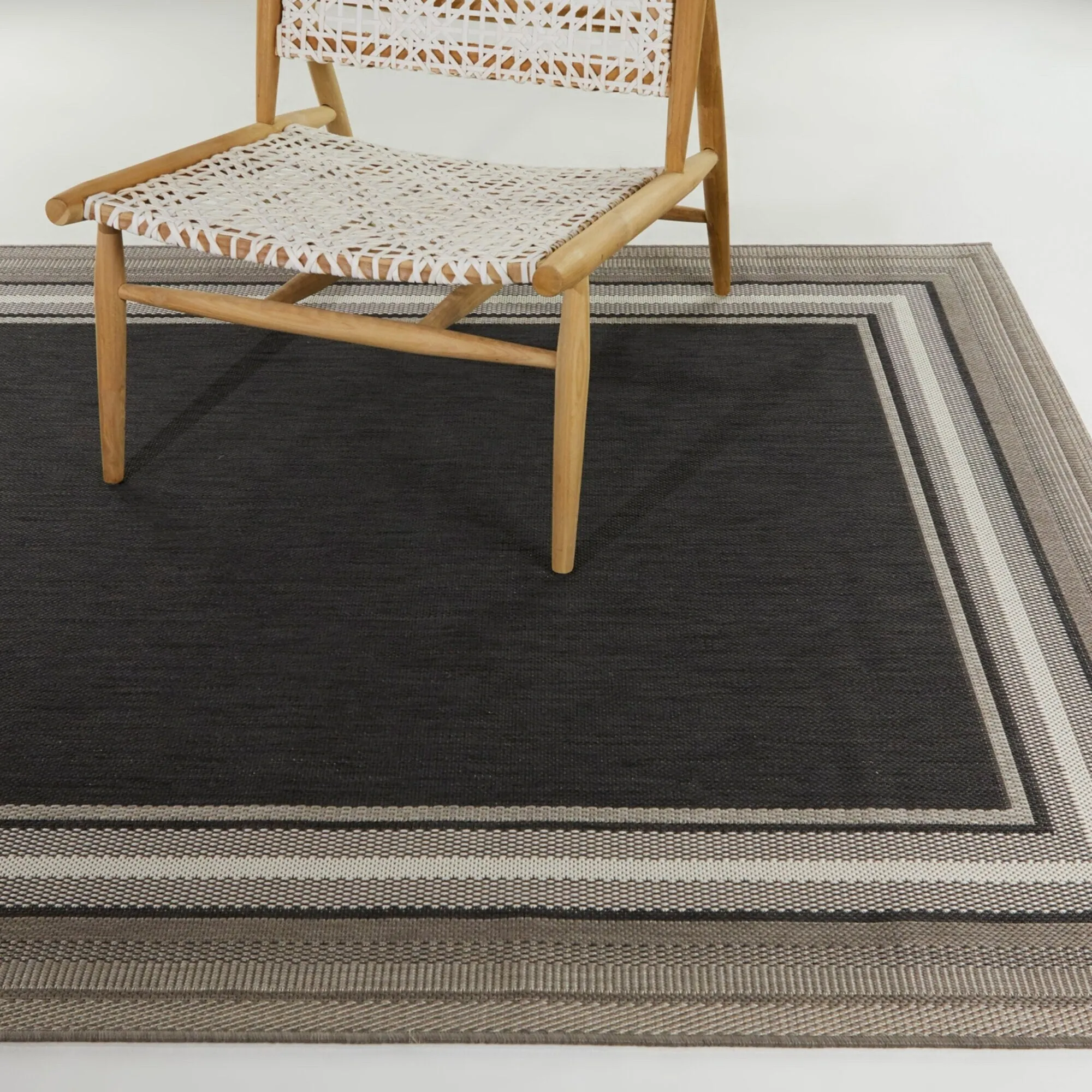 Kalena Bordered Indoor/Outdoor Area Rug