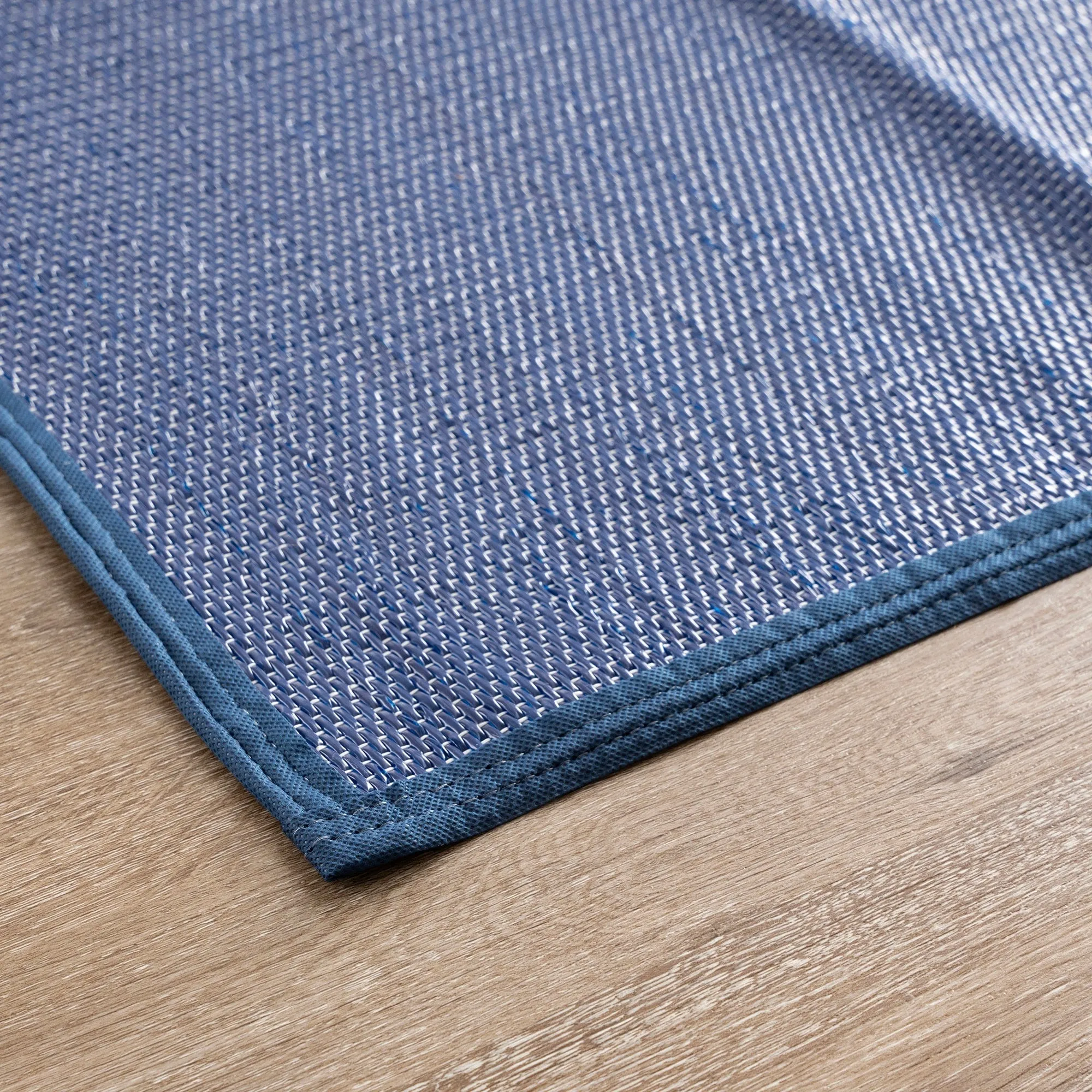 Lalune Beach Solid Color Indoor Outdoor Polypropylene Area Rug