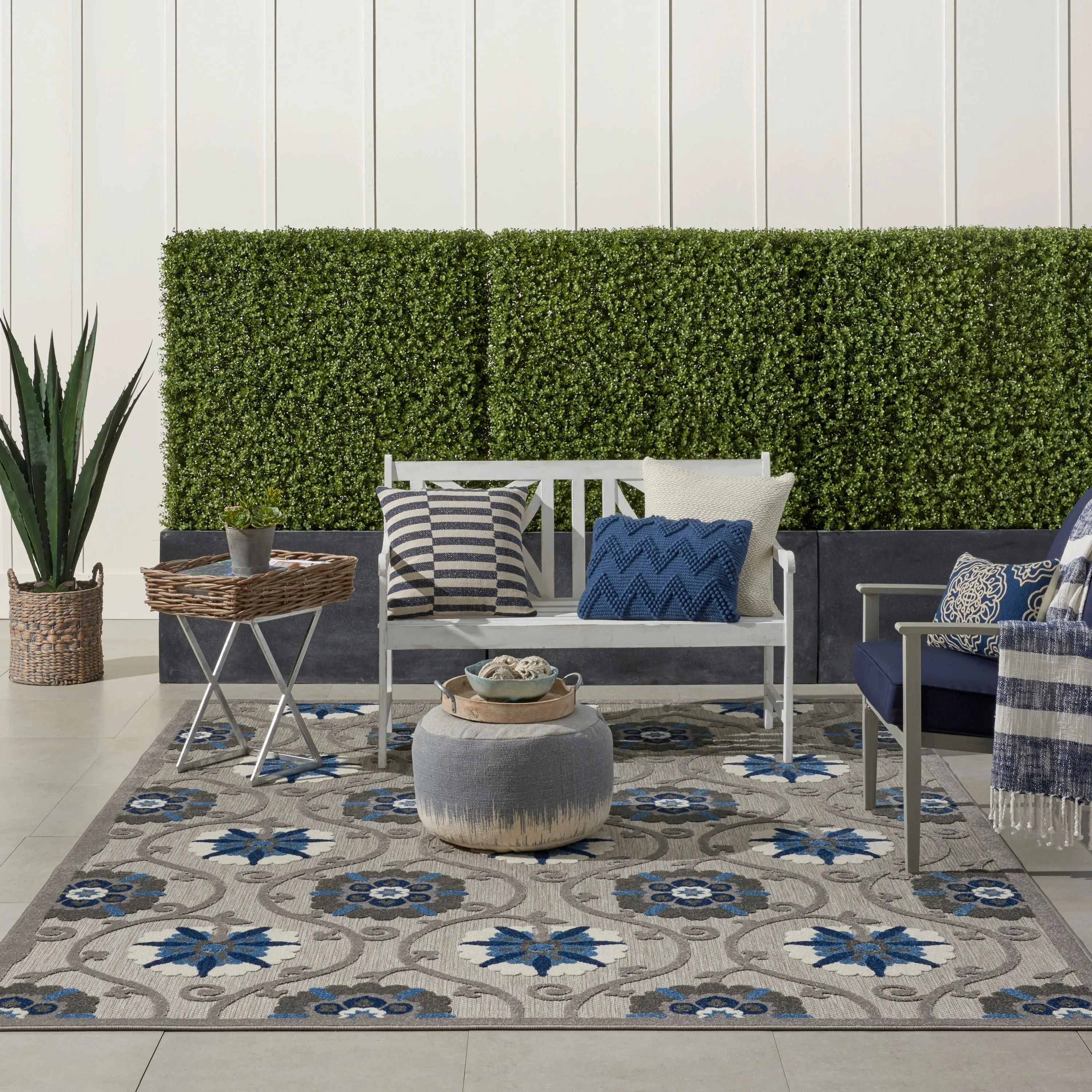 Lanikai Floral Indoor/ Outdoor Area Rug by Havenside Home