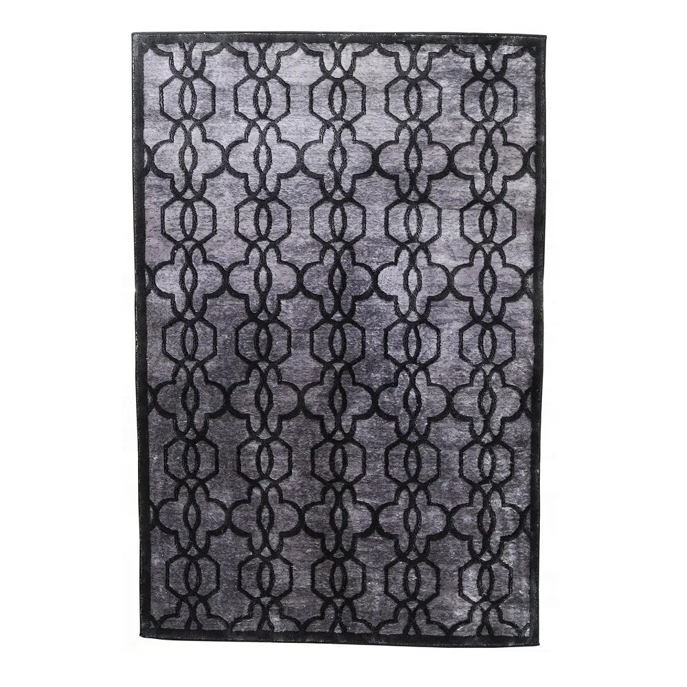 Linon Iron Gate Quatrefoil Area Rug