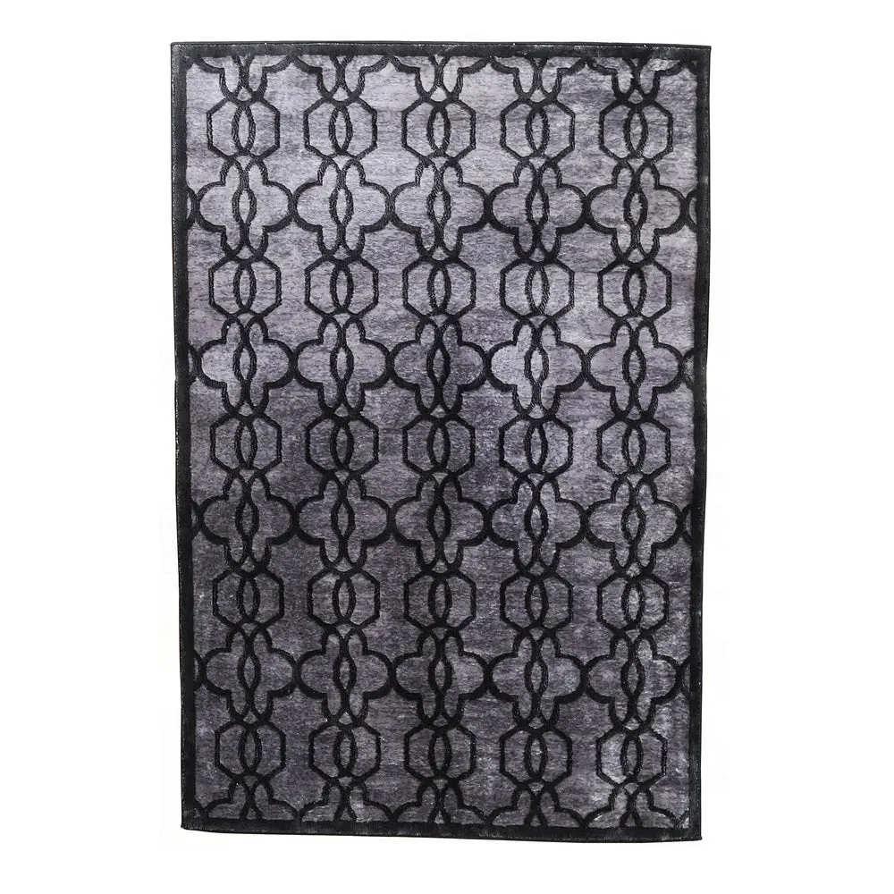Linon Iron Gate Quatrefoil Area Rug