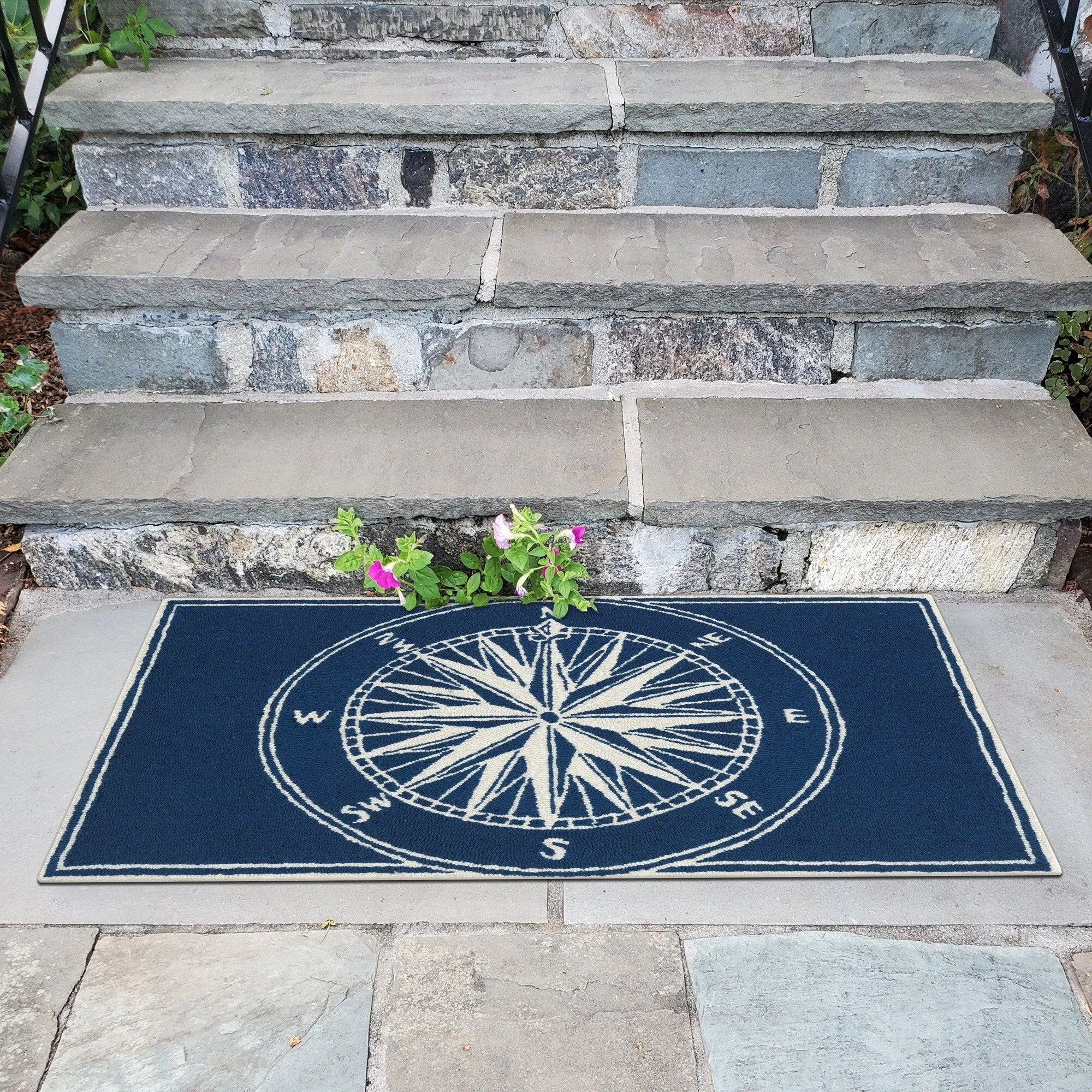Liora Manne Frontporch Compass Indoor/Outdoor Rug - 2'6 x 4'