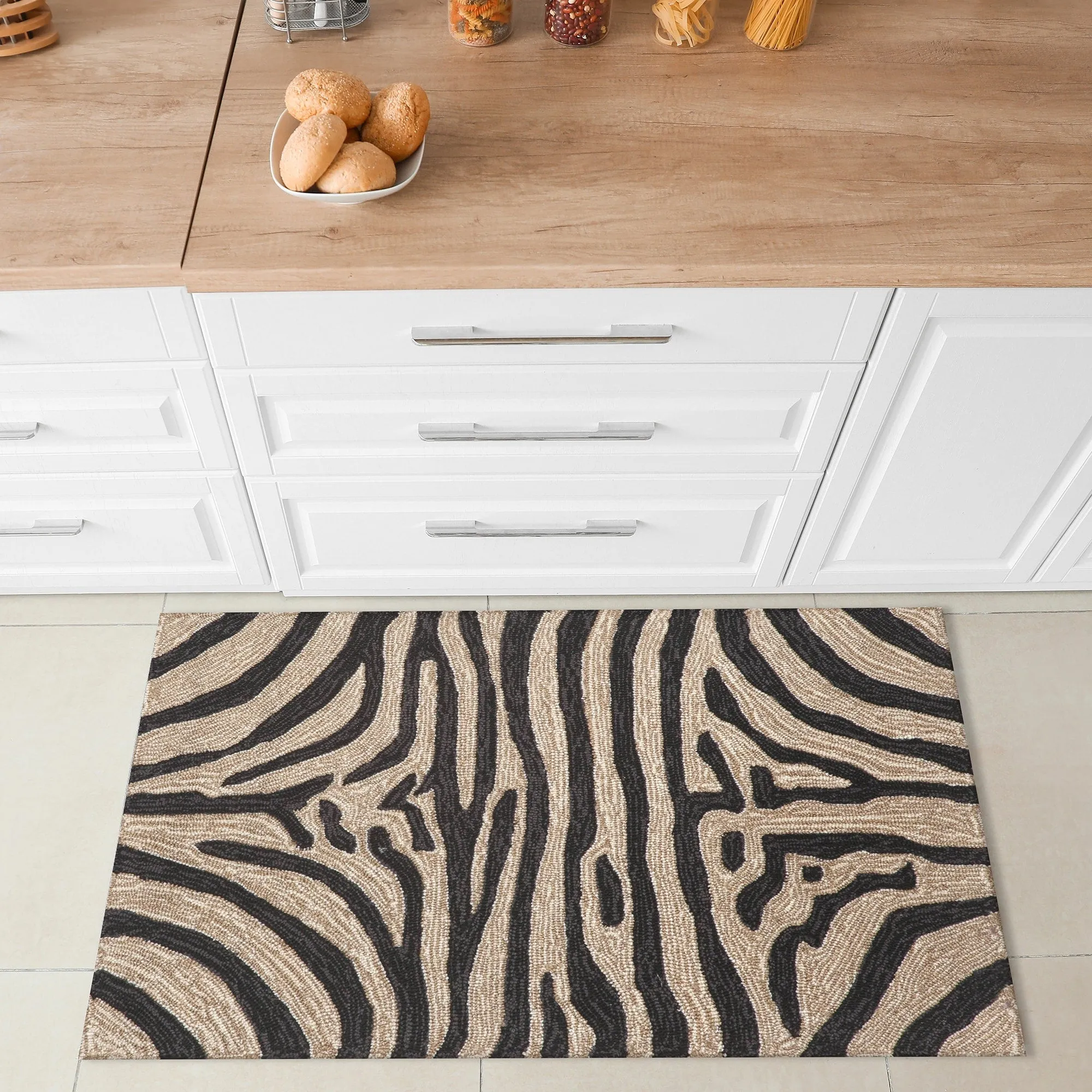 Liora Manne Ravella Zebra Indoor/Outdoor Rug