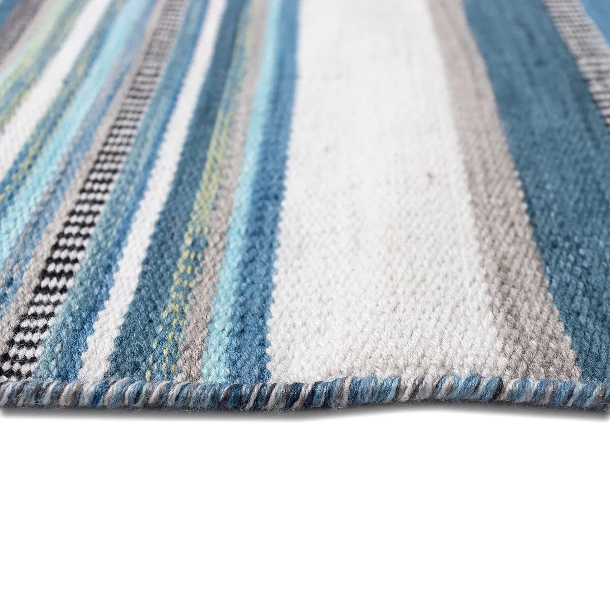 Liora Manne Sonoma Malibu Stripe Hand-woven Indoor/ Outdoor Area Rug