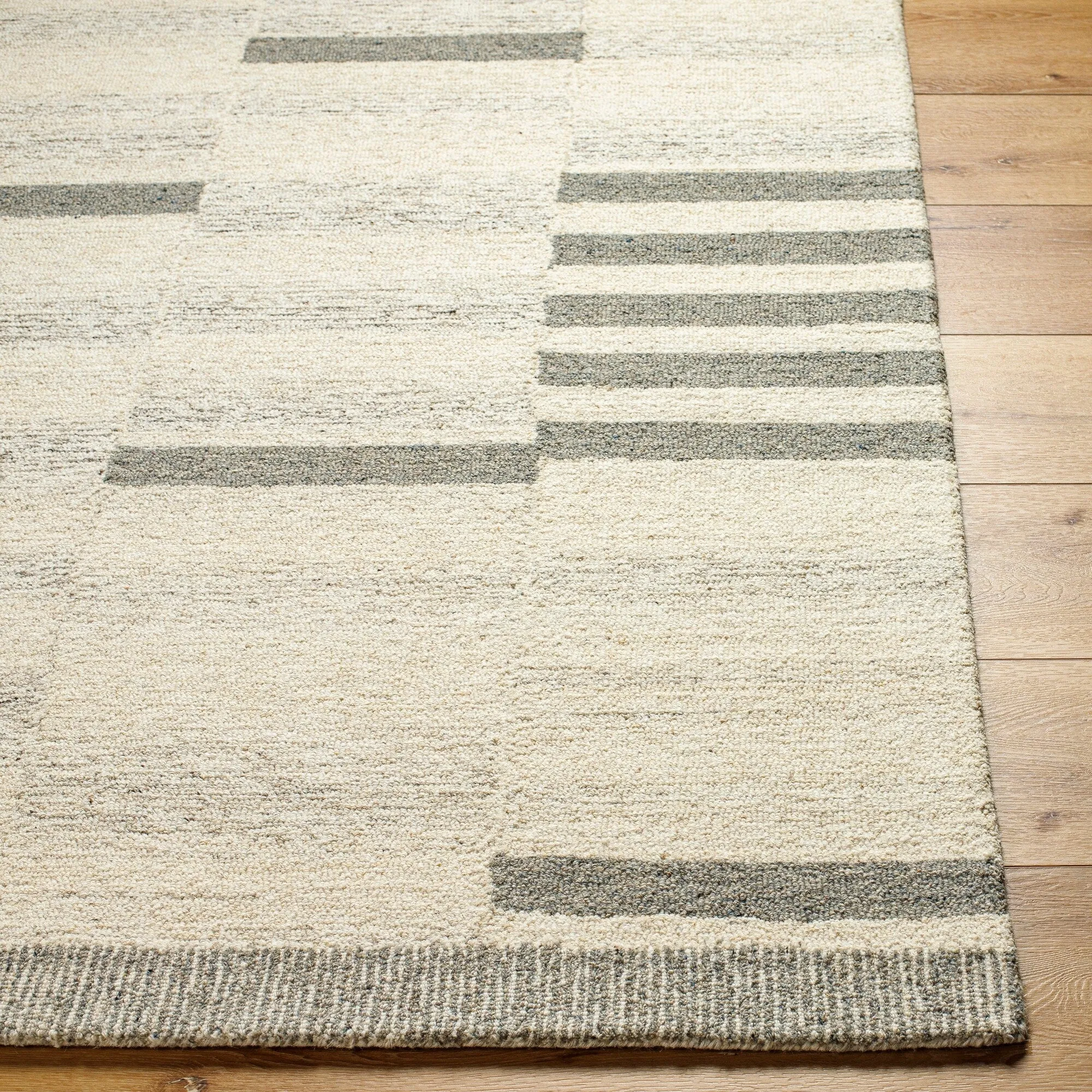 Livabliss Cordoba Hand Tufted Geometric Wool Rug