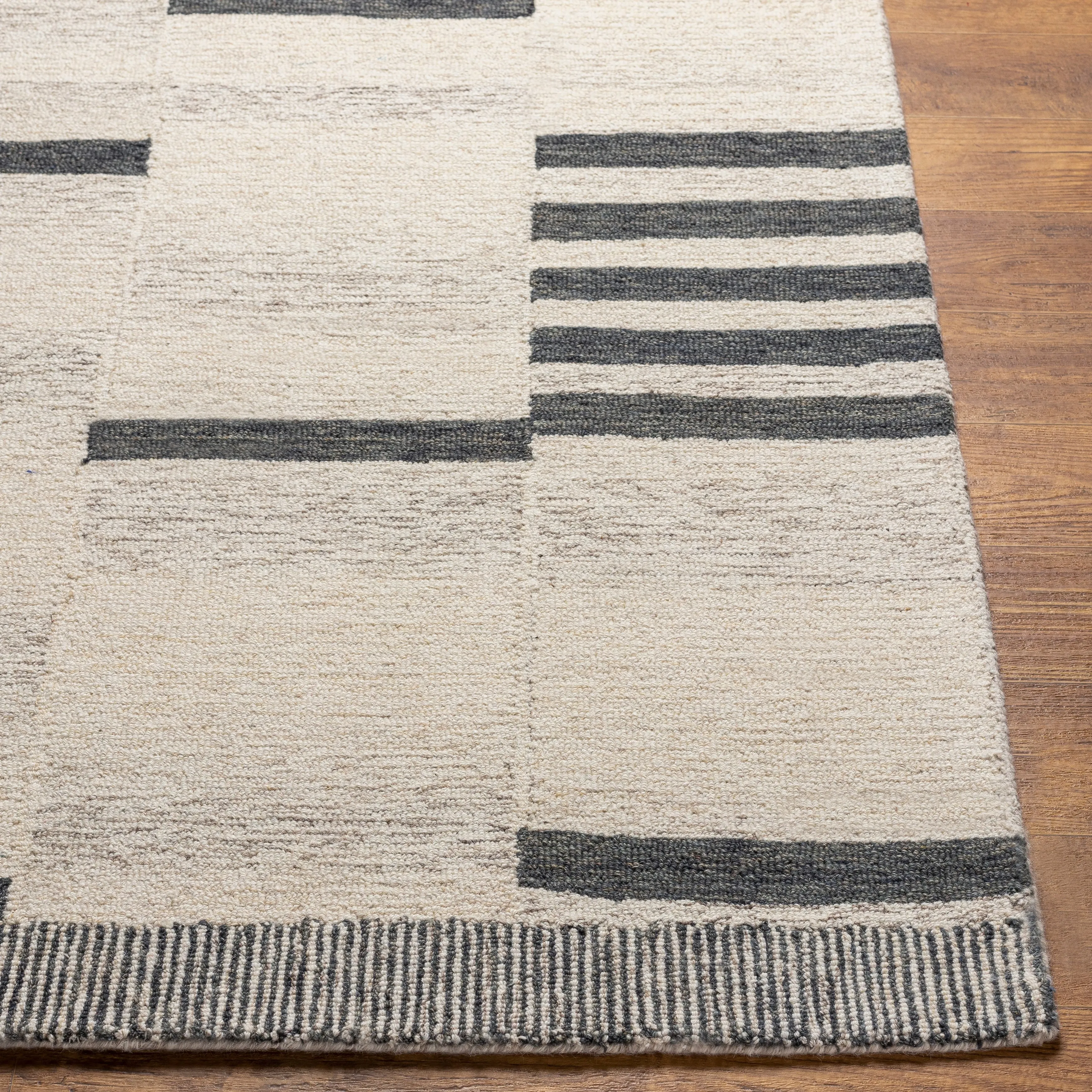 Livabliss Cordoba Hand Tufted Geometric Wool Rug
