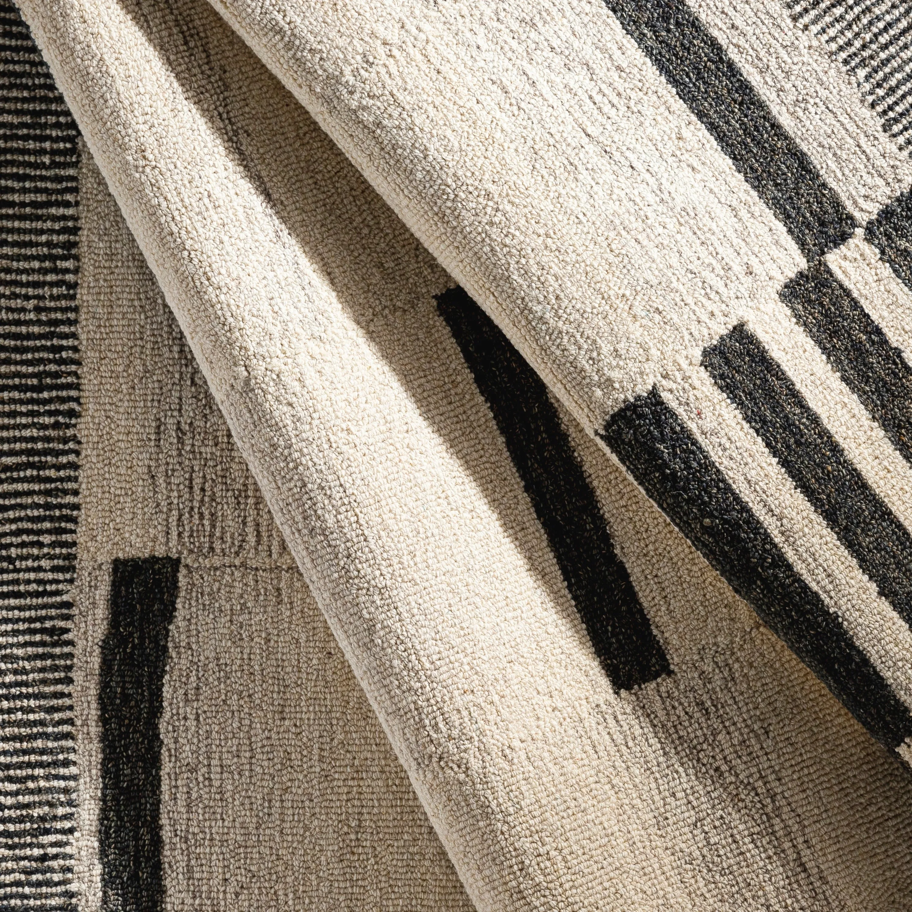 Livabliss Cordoba Hand Tufted Geometric Wool Rug