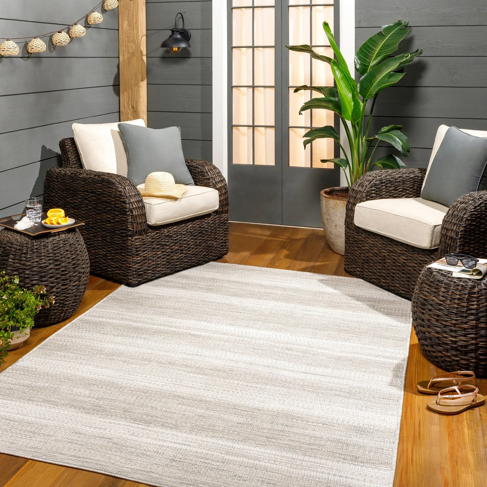 Livabliss Hampton Indoor/ Outdoor Ombre Striped Area Rug