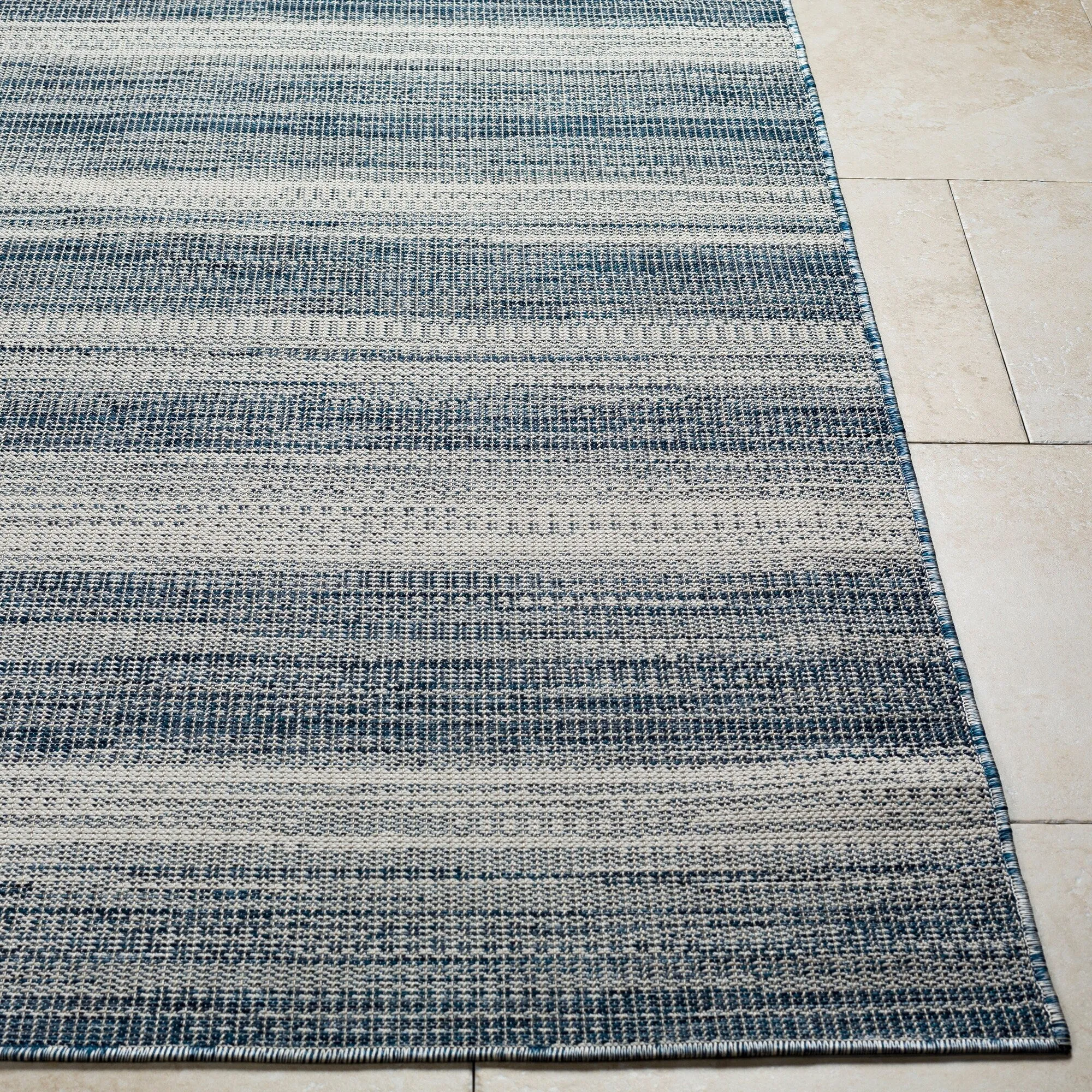 Livabliss Hampton Indoor/ Outdoor Ombre Striped Area Rug