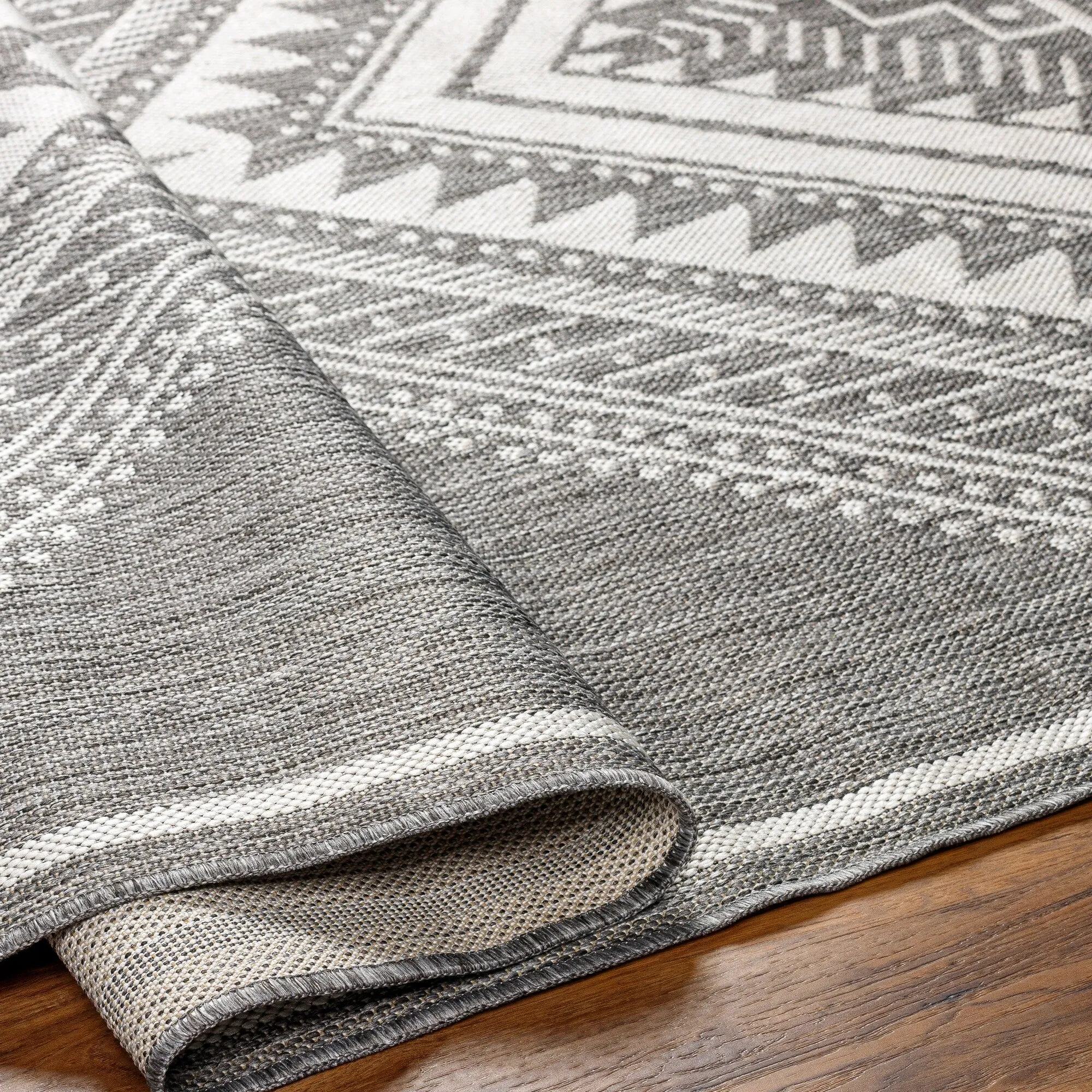 Livabliss Searia Indoor/ Outdoor Boho Diamond Area Rug