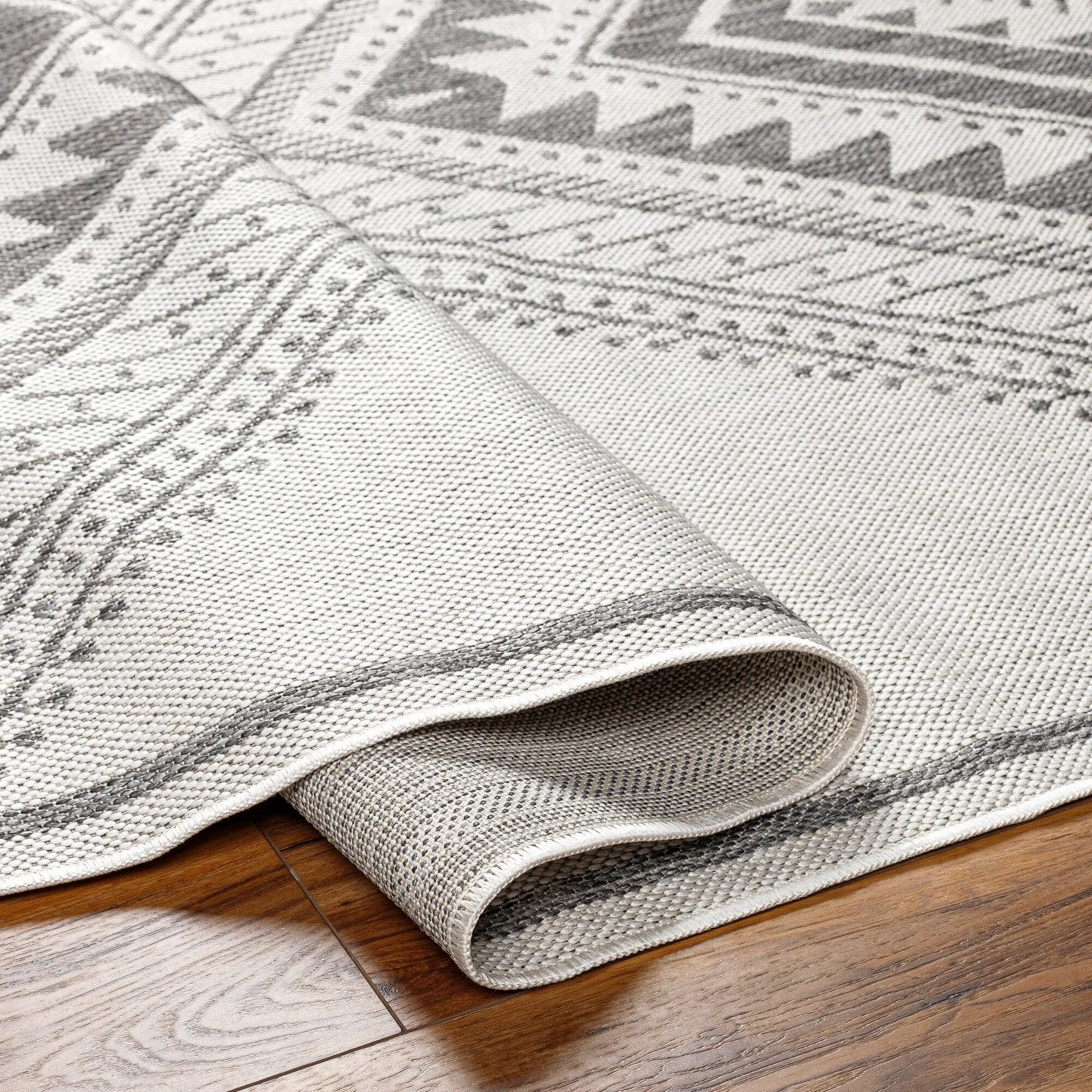 Livabliss Searia Indoor/ Outdoor Boho Diamond Area Rug