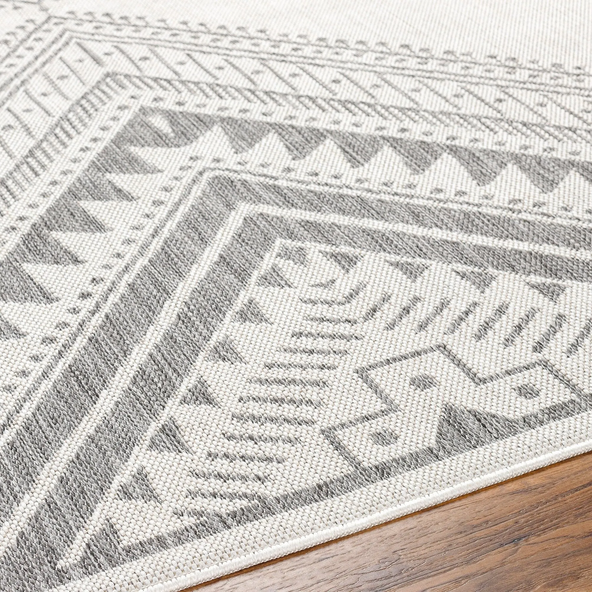 Livabliss Searia Indoor/ Outdoor Boho Diamond Area Rug