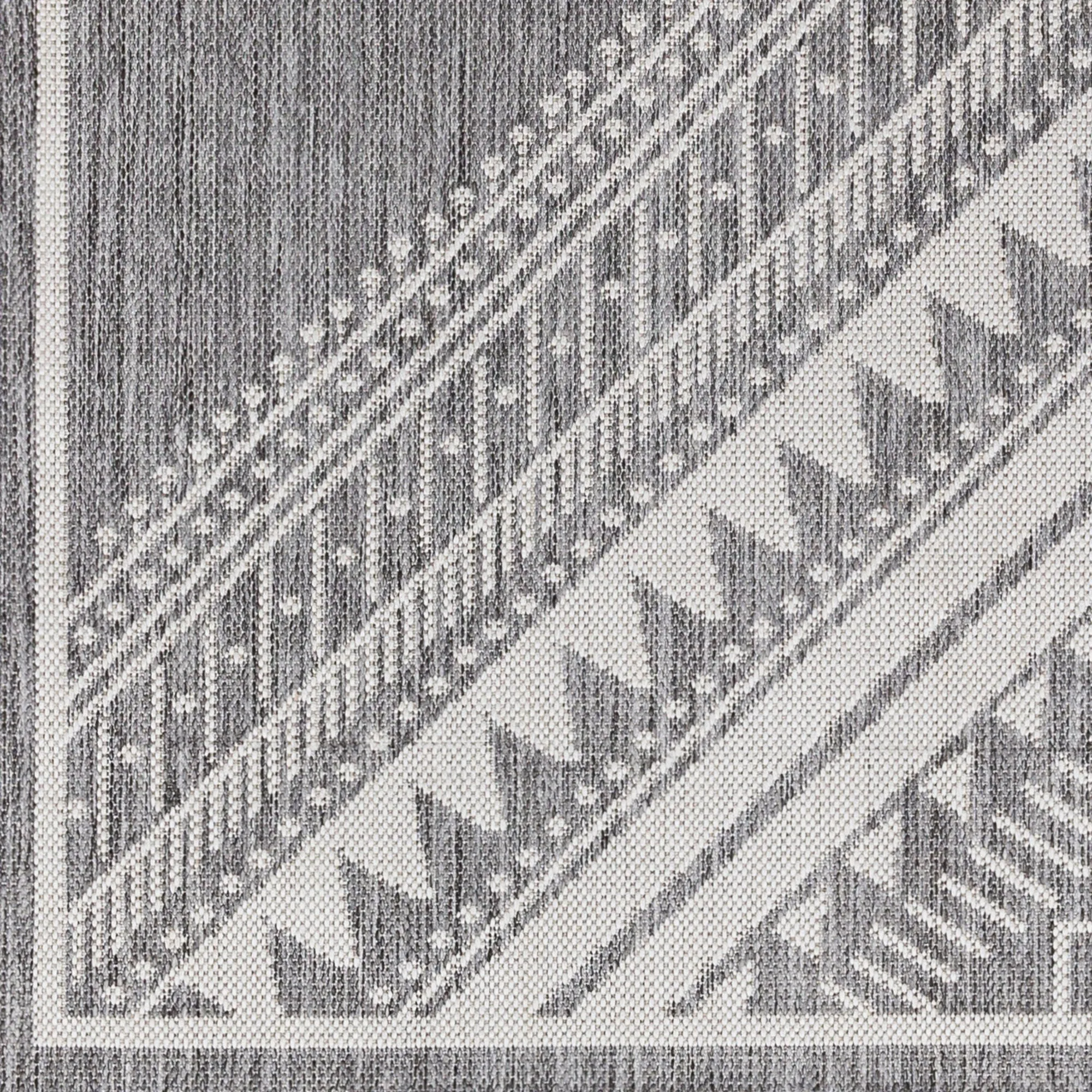 Livabliss Searia Indoor/ Outdoor Boho Diamond Area Rug