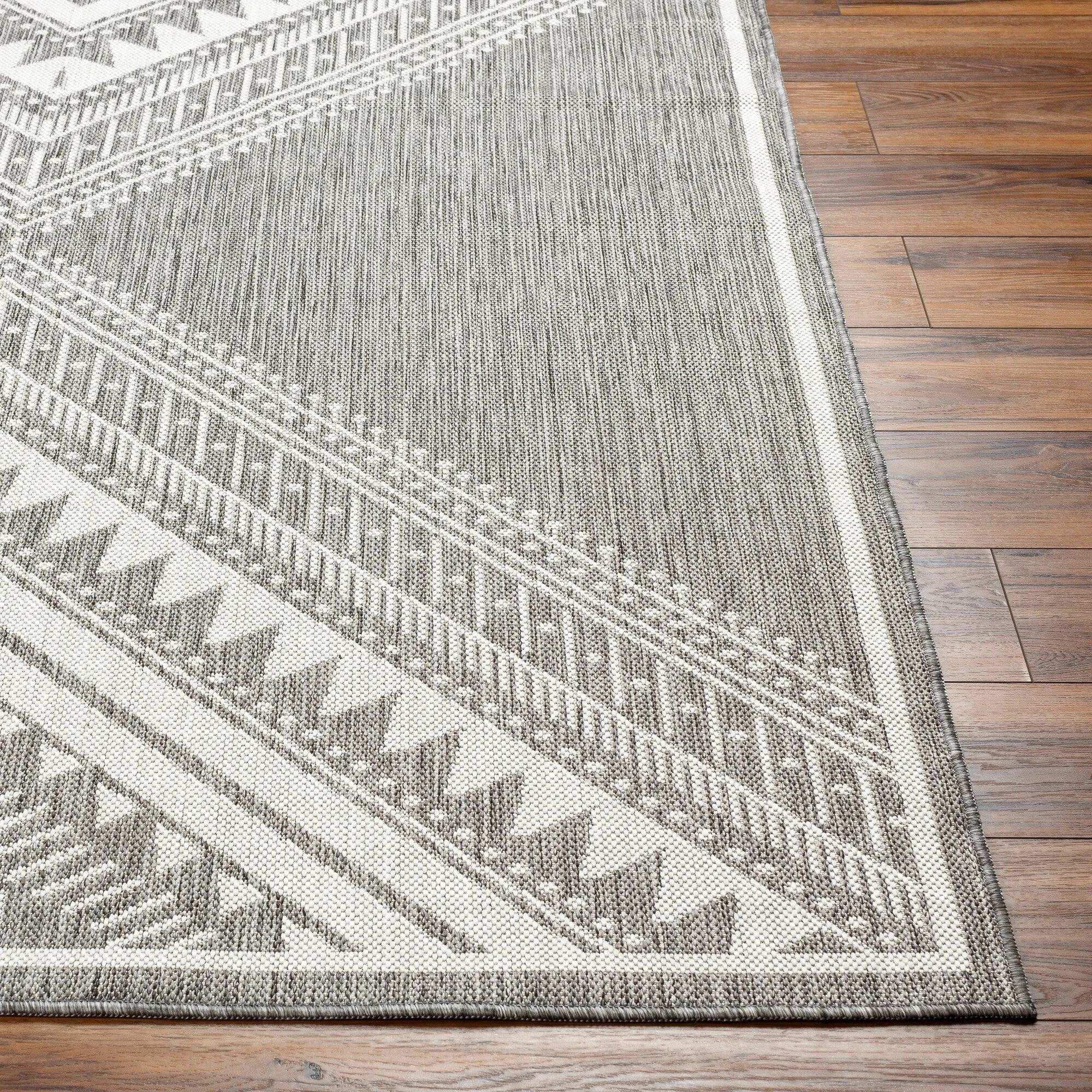 Livabliss Searia Indoor/ Outdoor Boho Diamond Area Rug