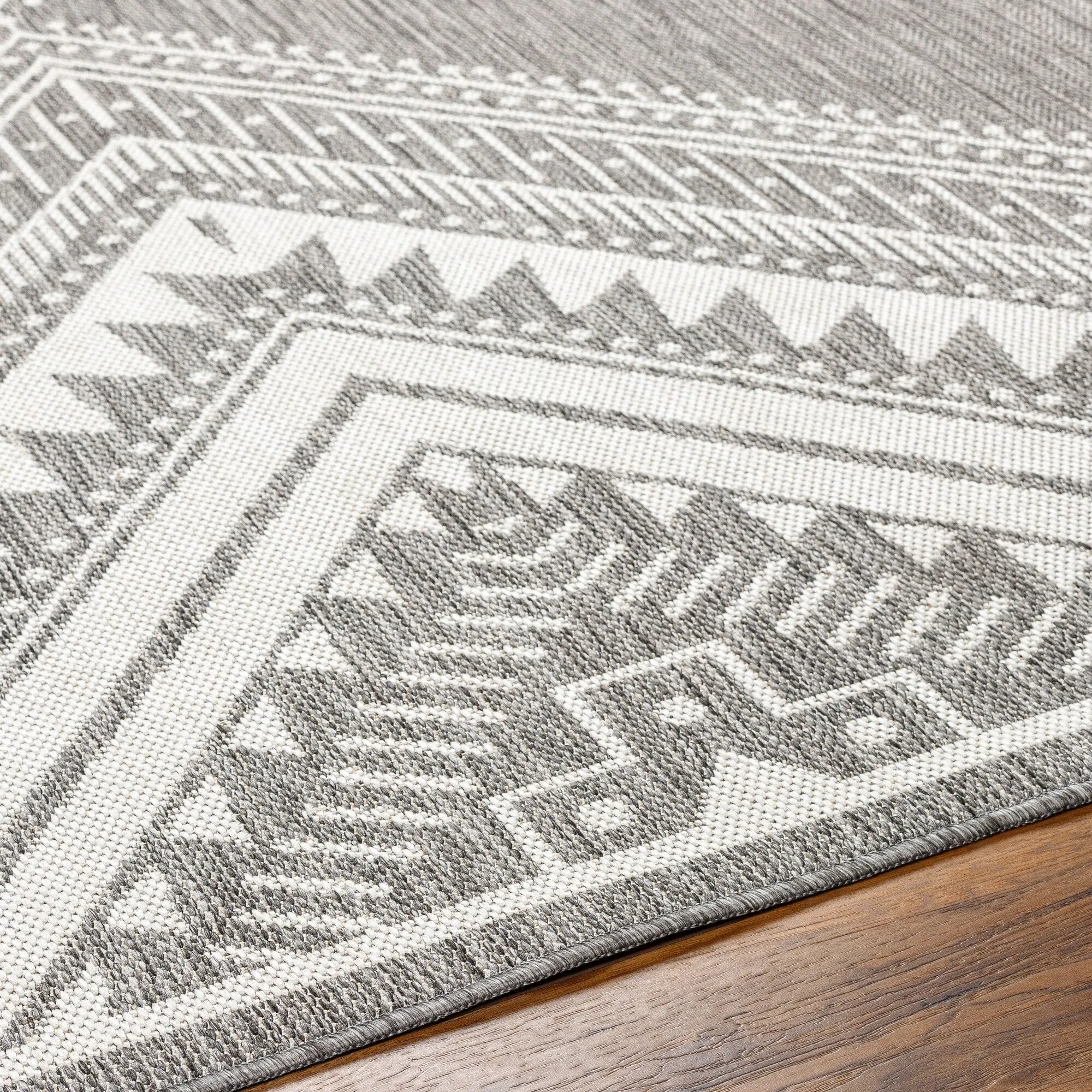 Livabliss Searia Indoor/ Outdoor Boho Diamond Area Rug