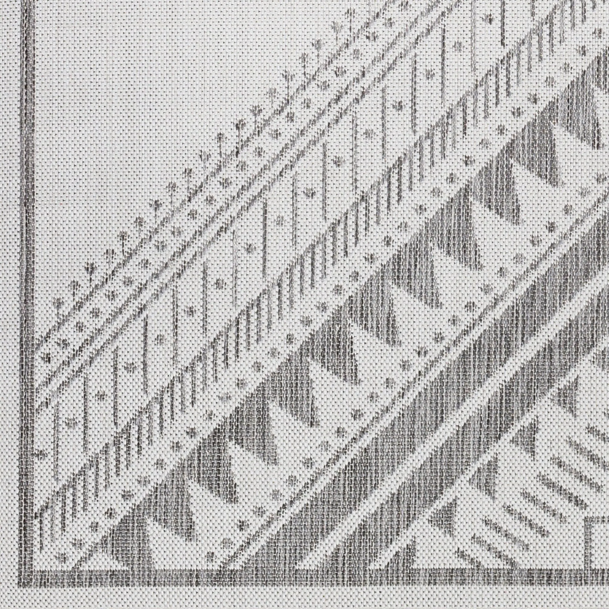 Livabliss Searia Indoor/ Outdoor Boho Diamond Area Rug