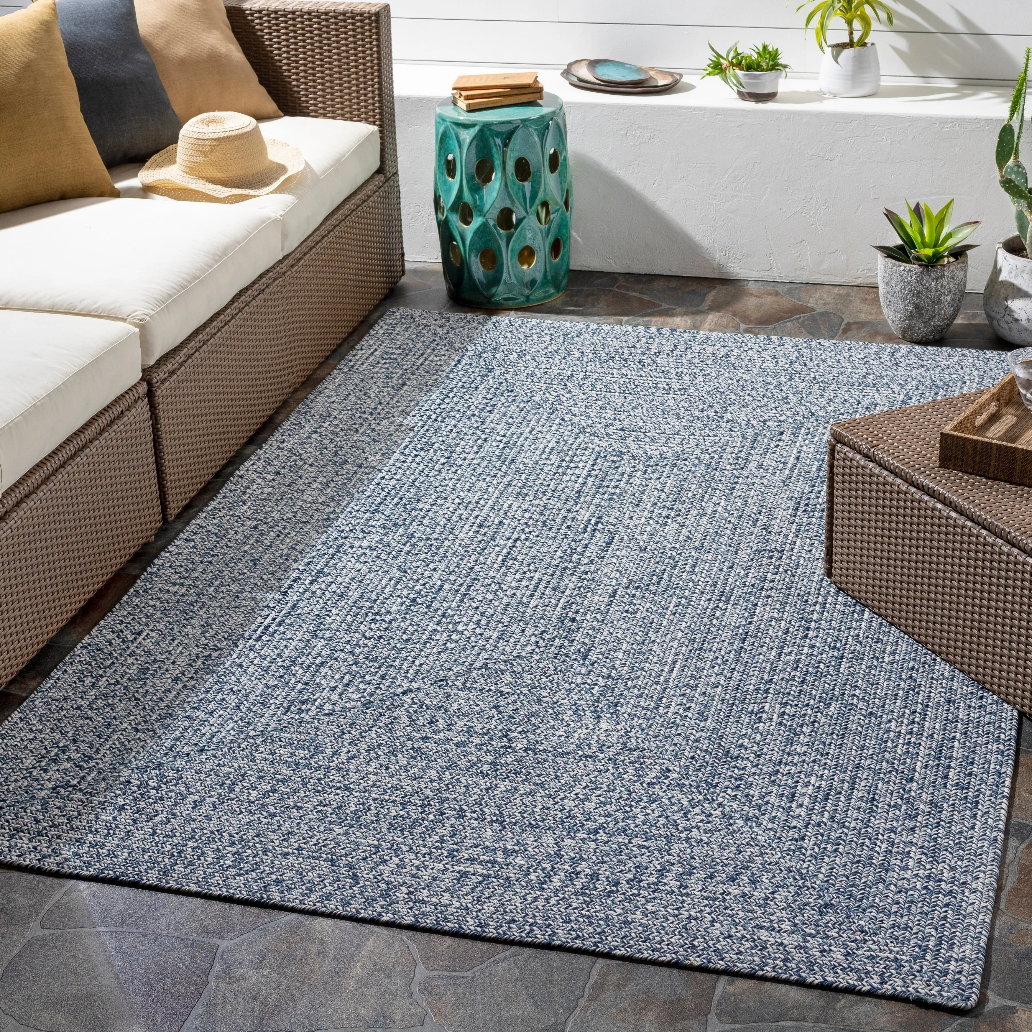 Livabliss Sharrah Indoor/ Outdoor Solid Braided Area Rug