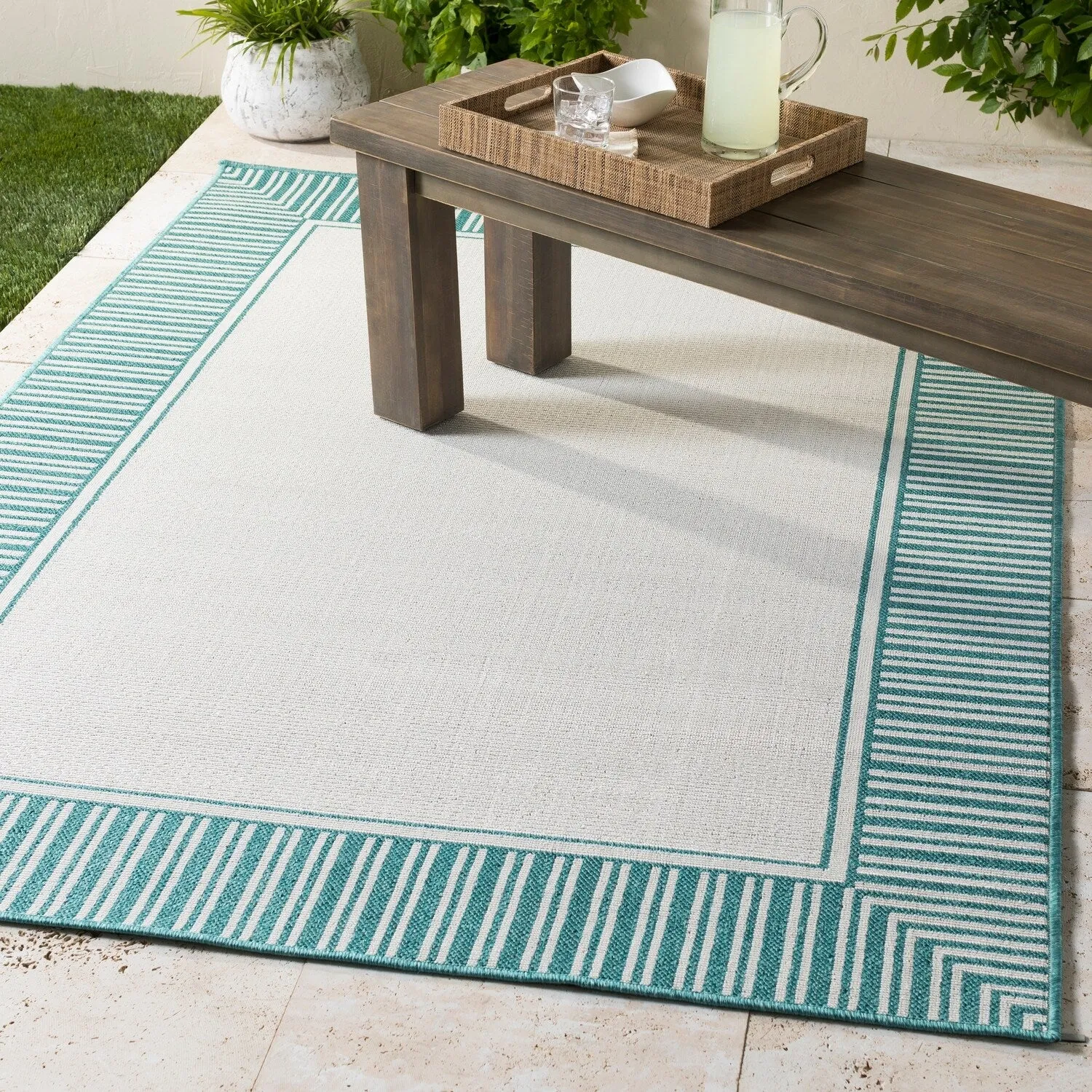 Livabliss Transitional Alfresco Border Indoor/Outdoor Area Rug