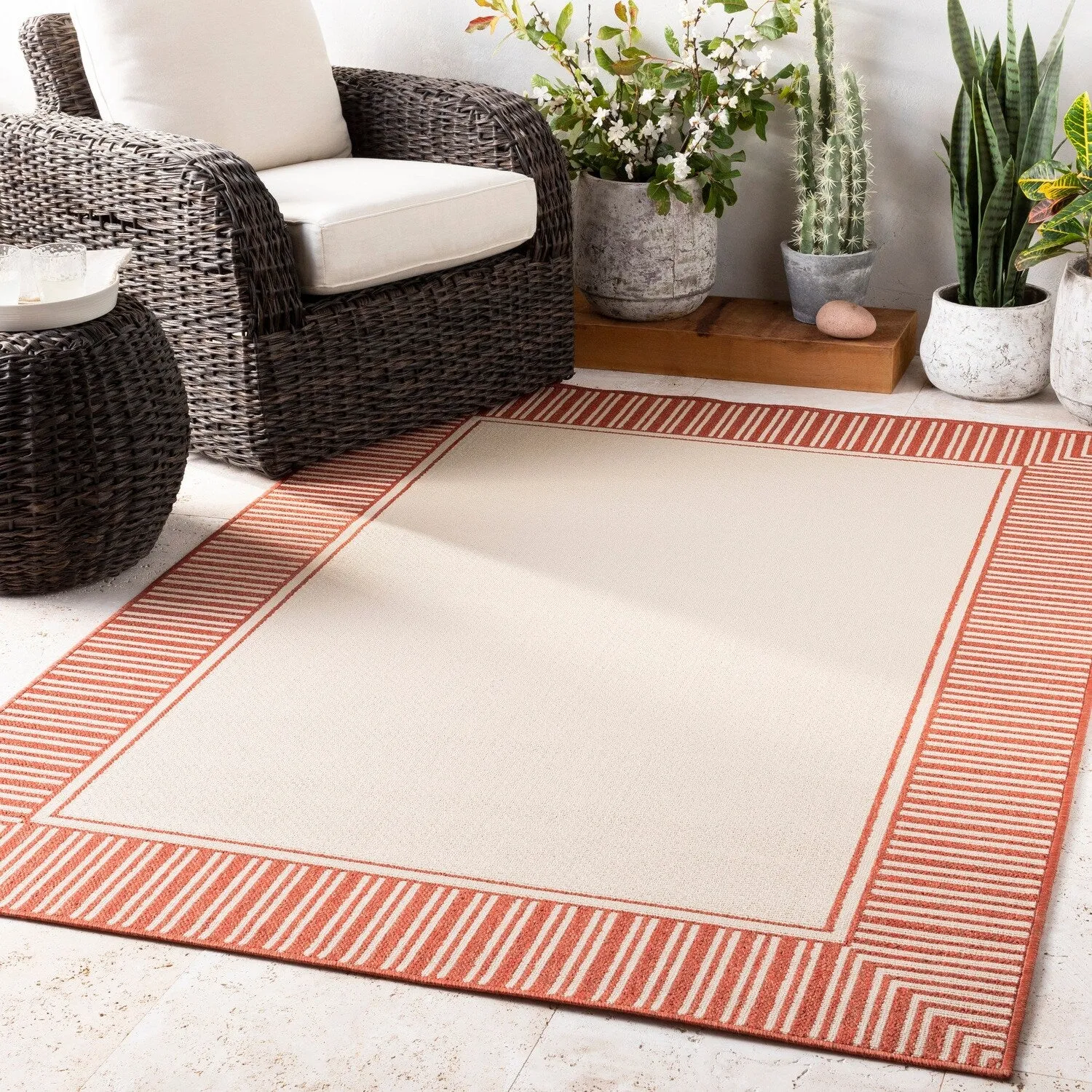 Livabliss Transitional Alfresco Border Indoor/Outdoor Area Rug