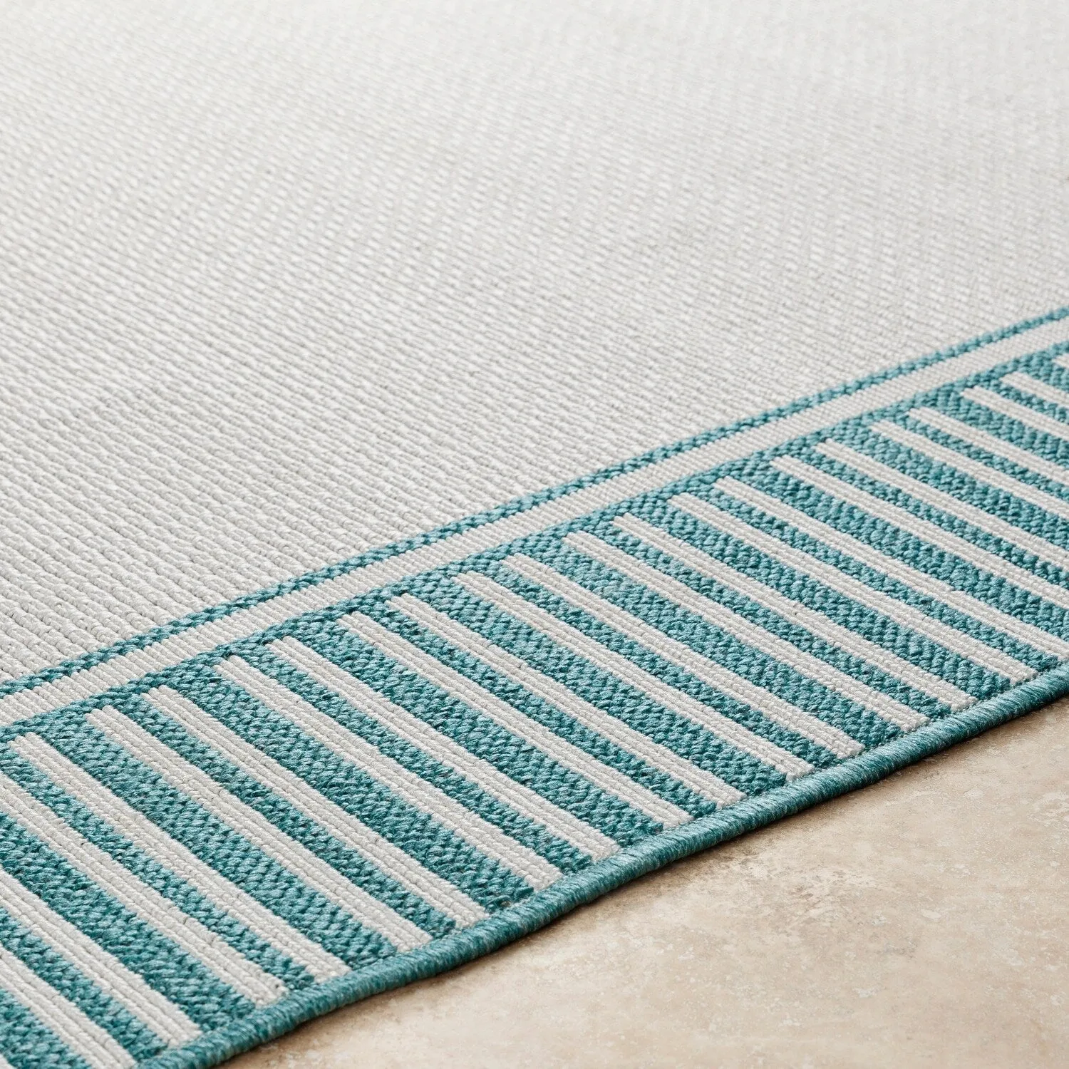 Livabliss Transitional Alfresco Border Indoor/Outdoor Area Rug