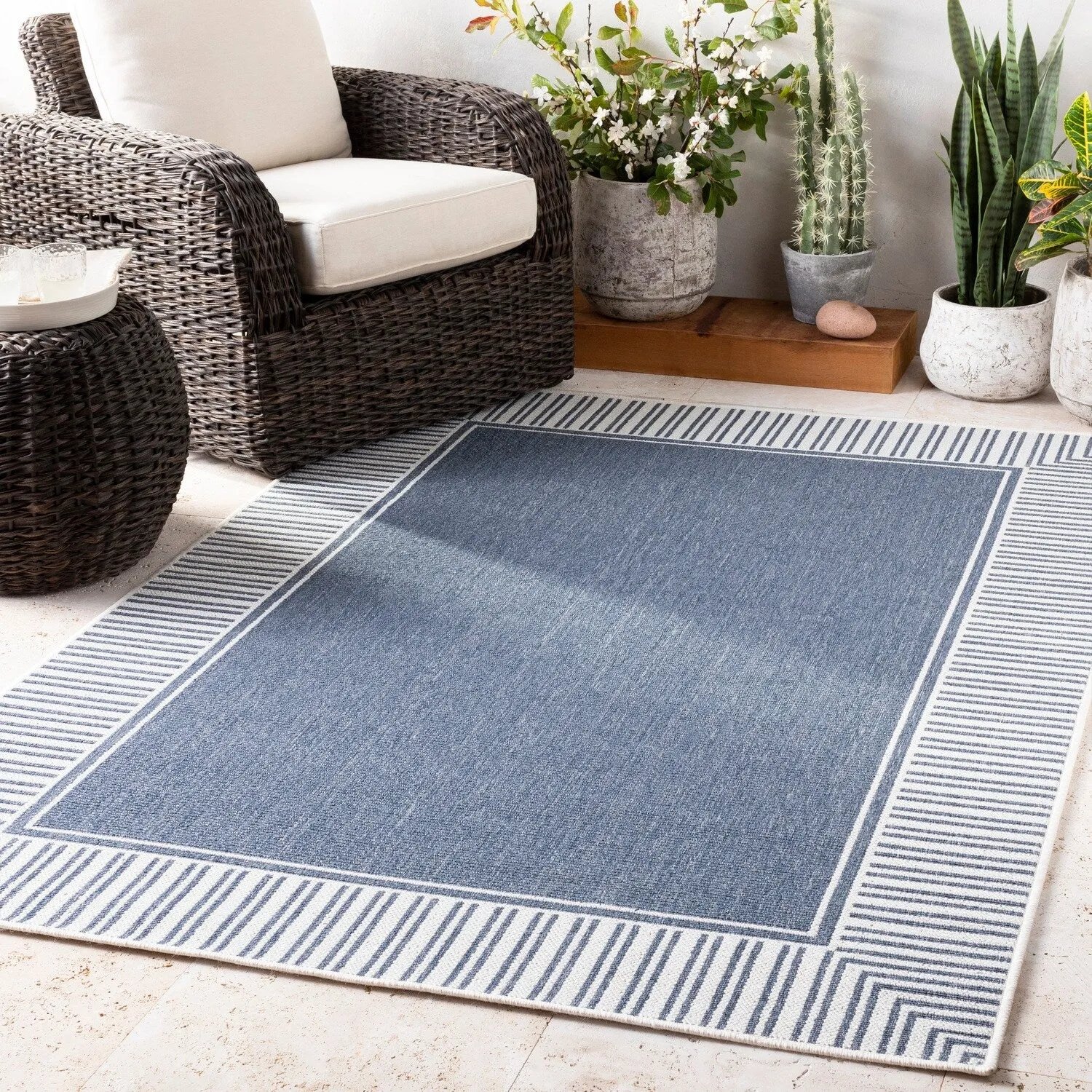 Livabliss Transitional Alfresco Border Indoor/Outdoor Area Rug