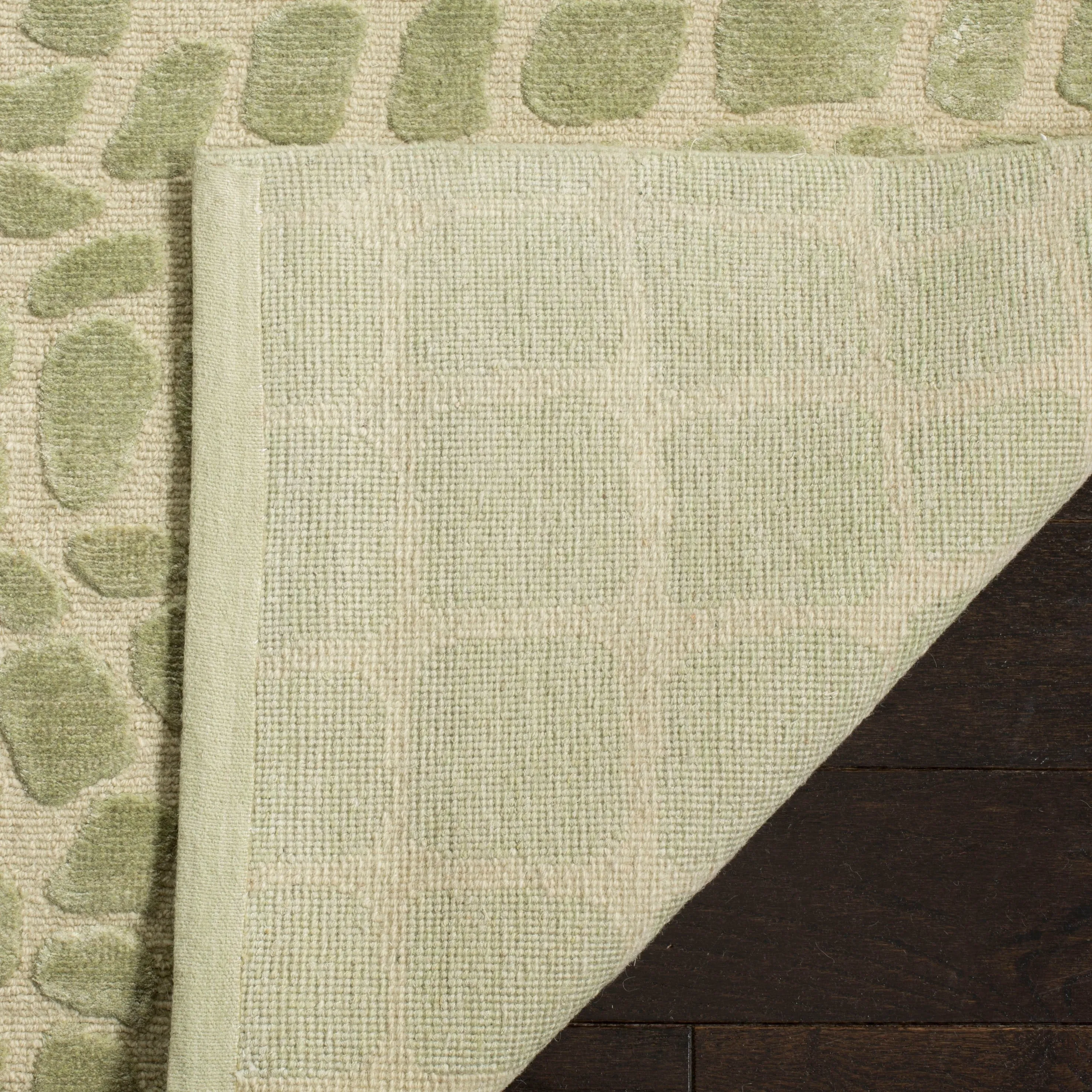 Martha Stewart by SAFAVIEH Amazonia Silk Blend Rug